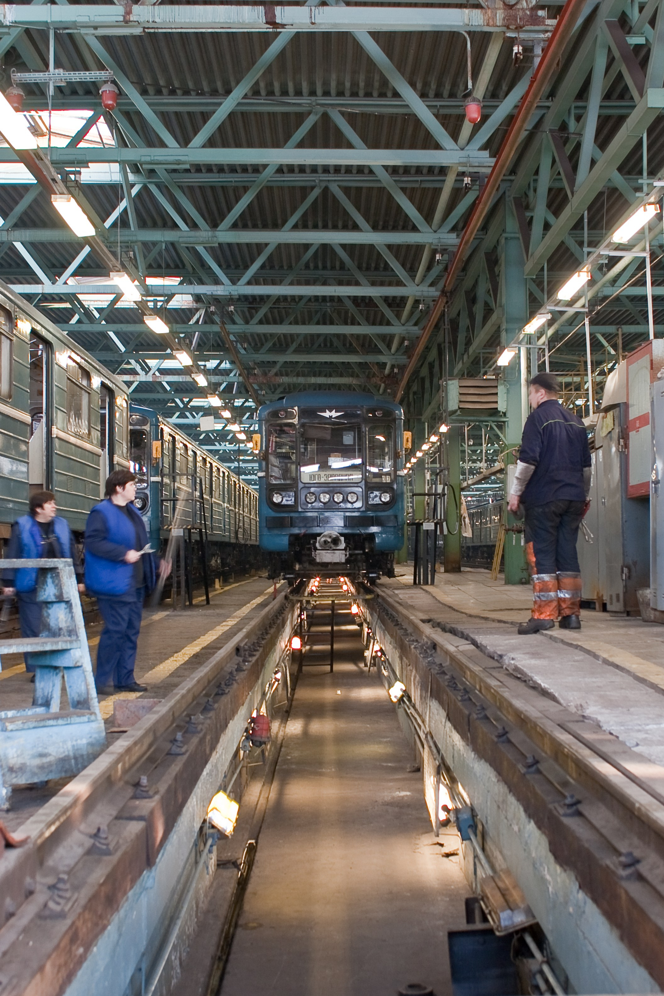 Место где чинят поезда. Электродепо «Черкизово», образца 2010 года. Илья Михачёв Фотограф ПРО людей