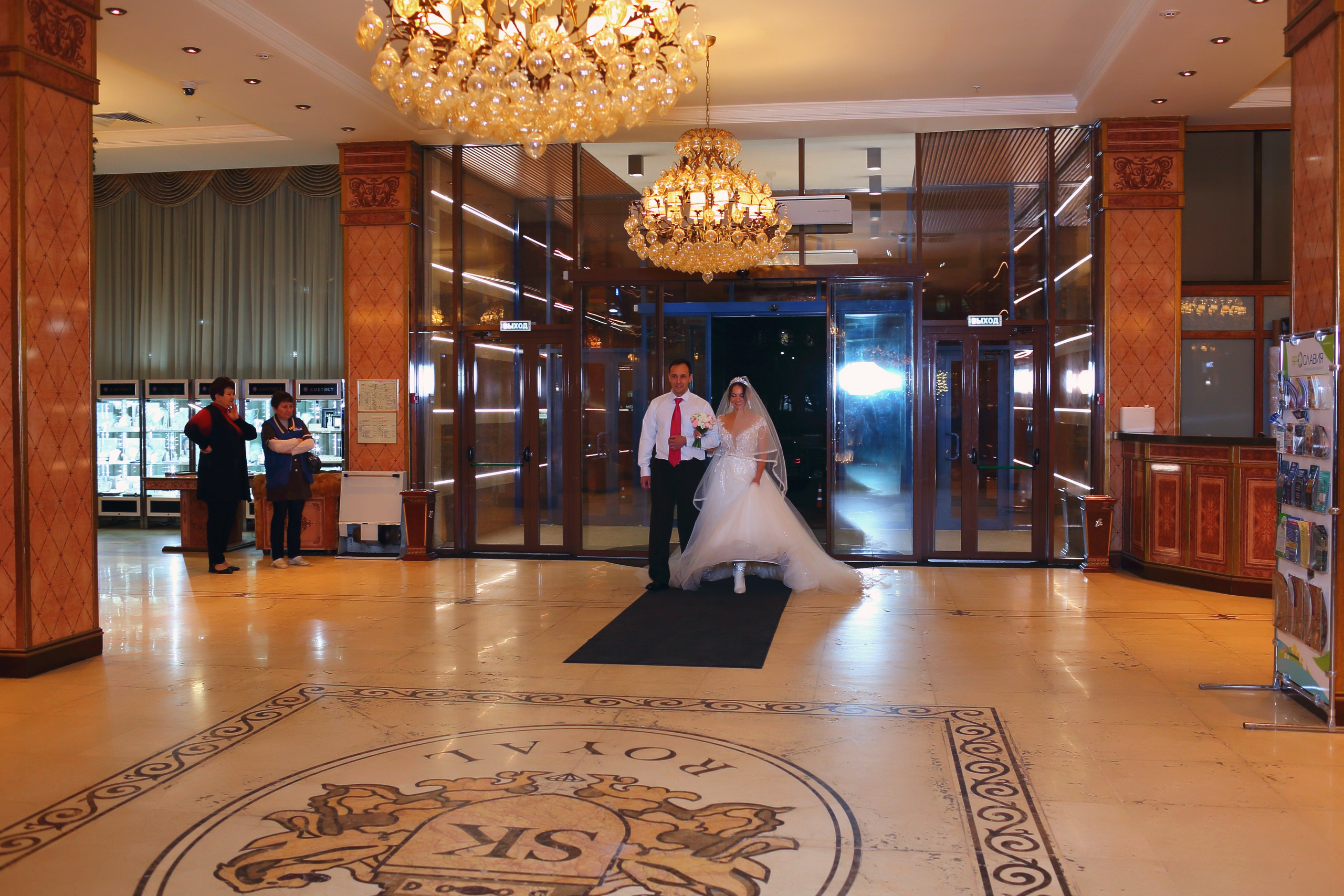 Съемка выездной регистрации в отеле. Свадебный и репортажный фотограф в Ярославле и Санкт-Петербурге Роман Микрюков