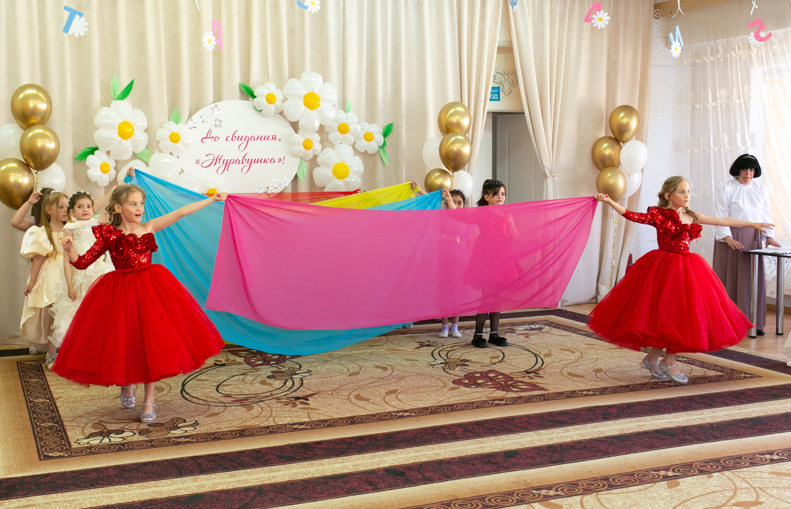 Выпускные и Утренники. Фотограф новорожденных и семейный фотограф НСО г. Бердск Марина Львова