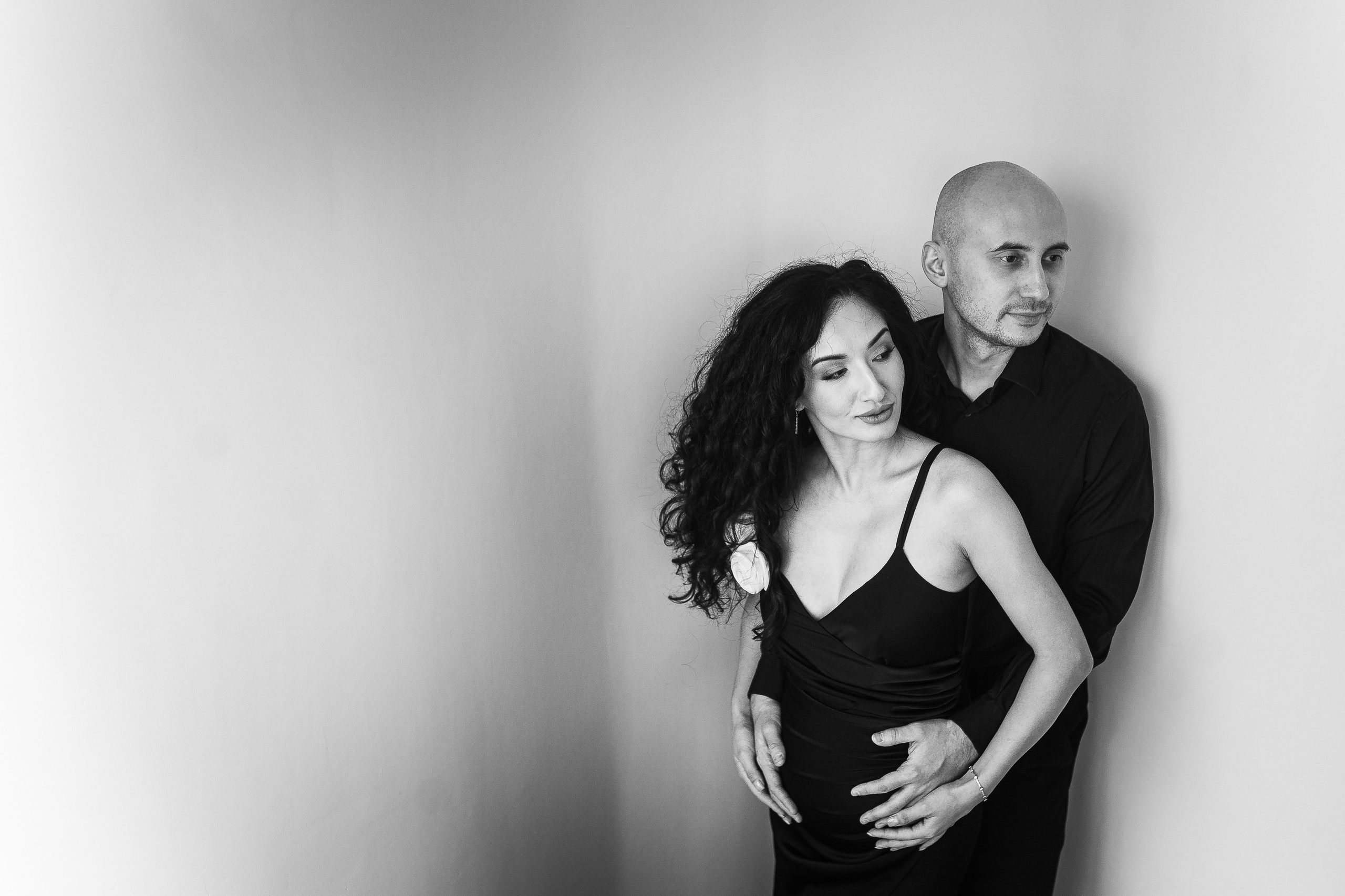 Беременность в ЧБ. Ваш свадебный и семейный фотограф