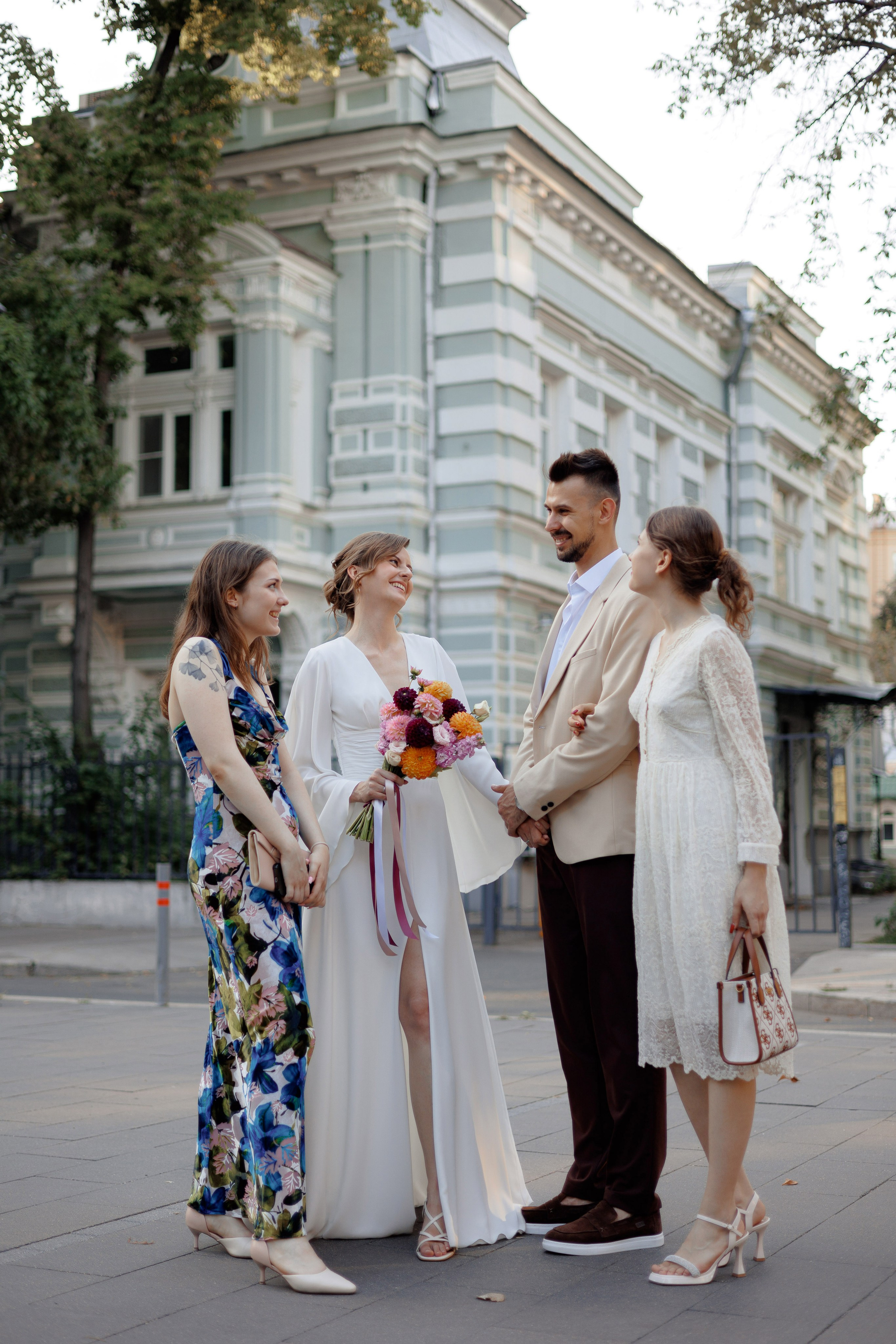 Оля + Антон. Вова Петров