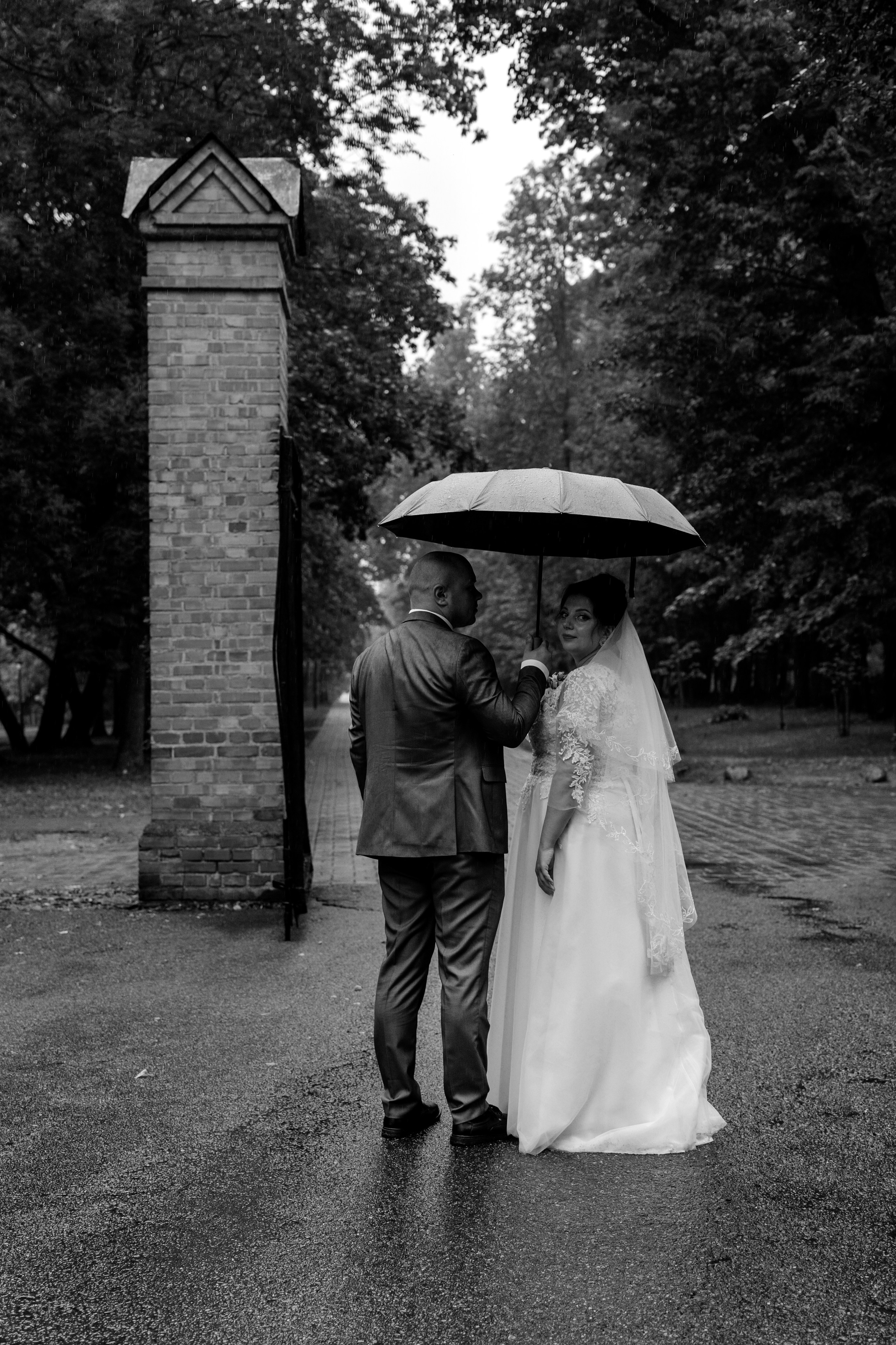 Дождливый день создания семьи. Ваш семейный фотограф в Минске — Вика Трегубова