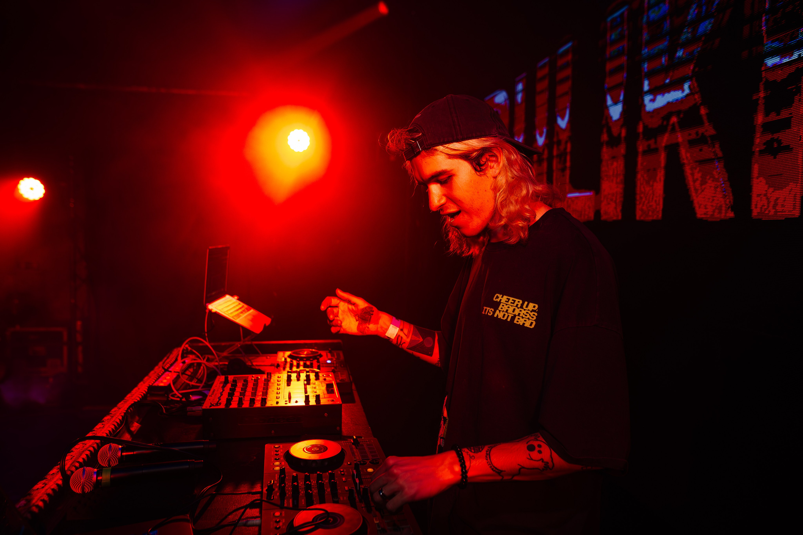 Хрися и Hotzzen. Factory 3. 18.04.2025. Главная