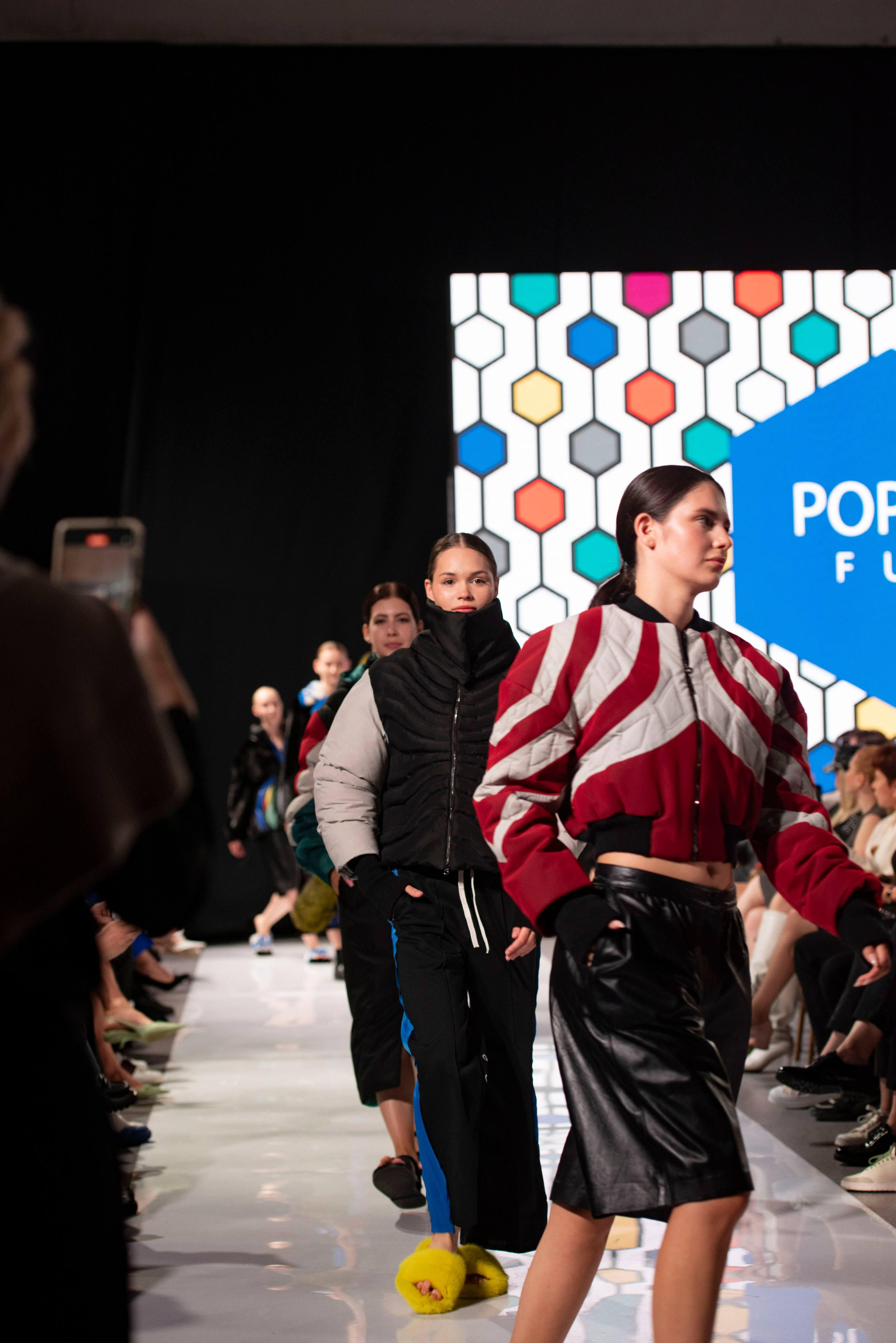 Фотограф на модельный показ. Свадебный, семейный, фэшн фотограф, школьный фотограф в Сочи