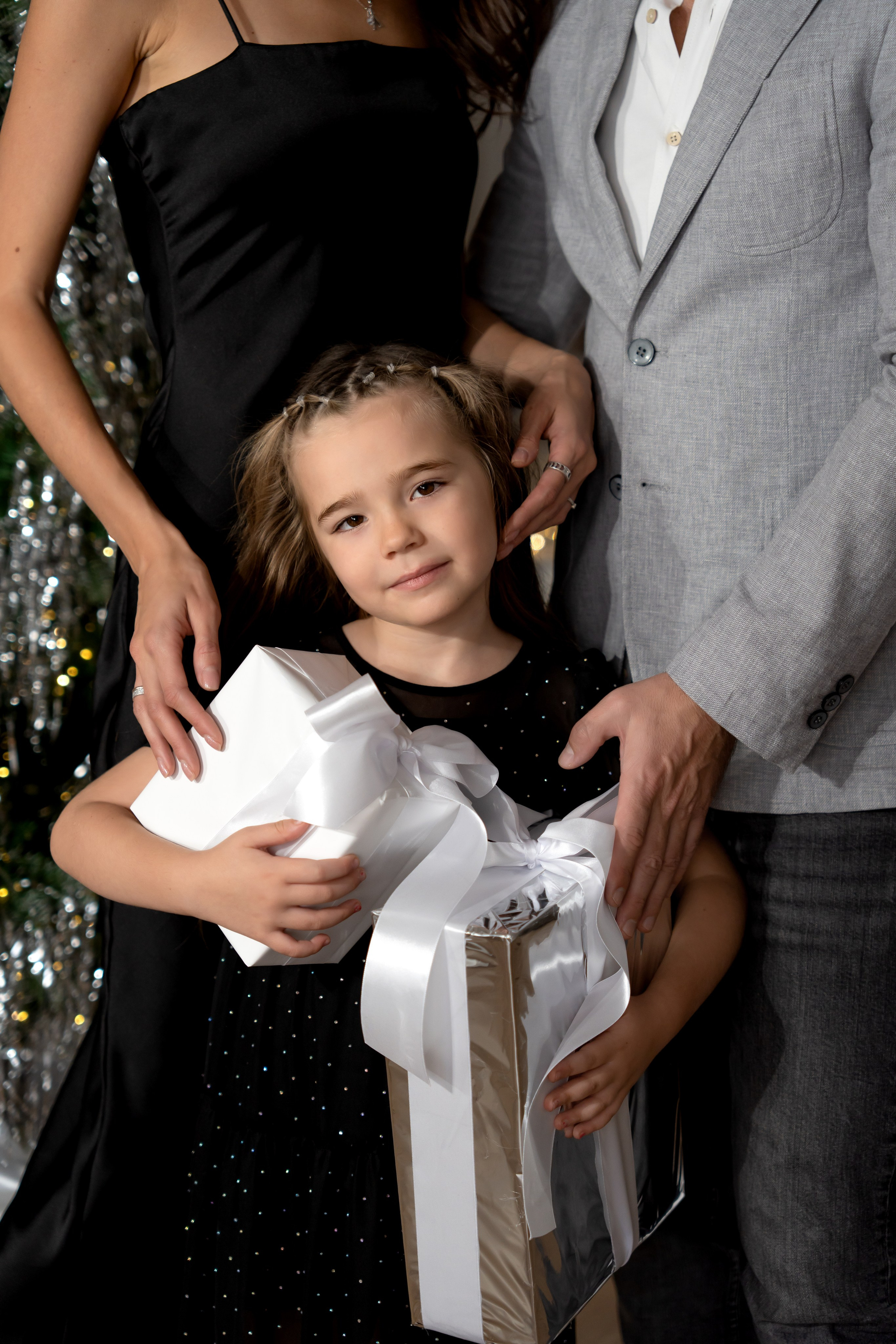 Красивая новогодняя фотосессия для Каролины и родителей. Фотограф в Красноярске. Юлия Чаушанская