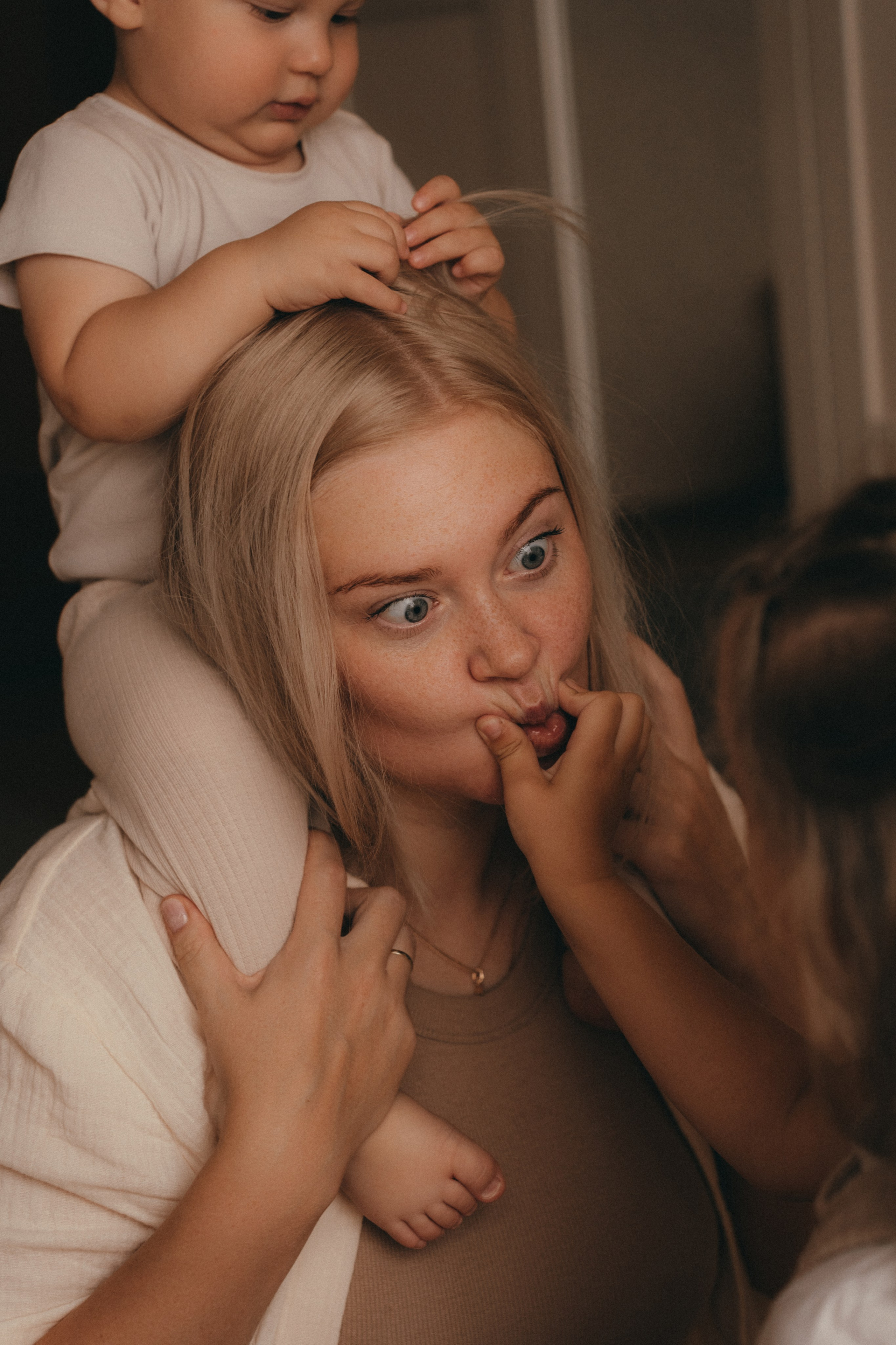 Настя, Саша и Гриша. Семейный фотограф • Домашние съемки в Нижнем Новгороде