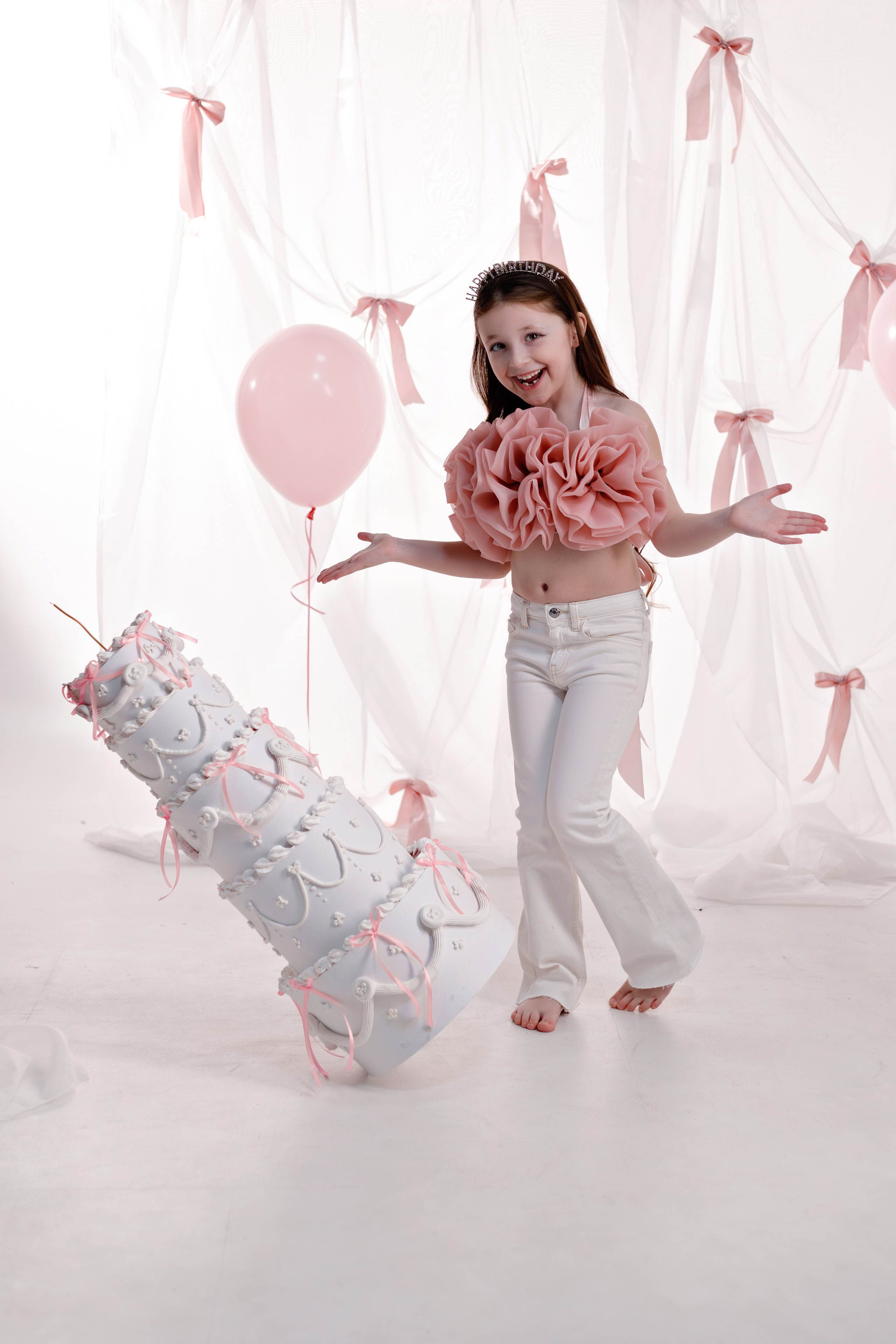 Фотосессия на День Рождения для девочек — сладкий праздник в сказочных декорациях. Детский студийный фотограф Сочи