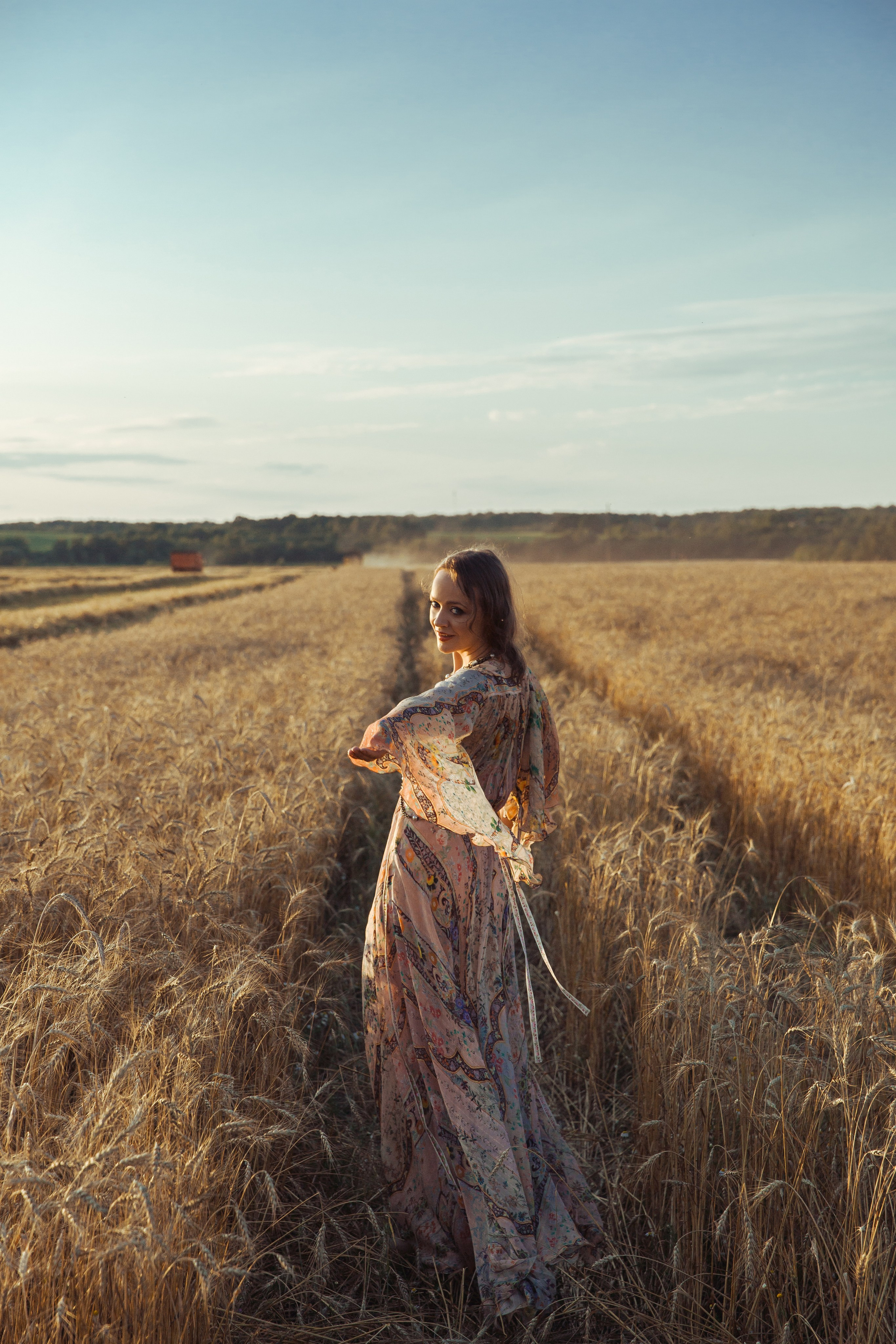 Фотосессия в пшенице для бренда Vintage Dream. Фотограф и видеограф Анна Домашенко