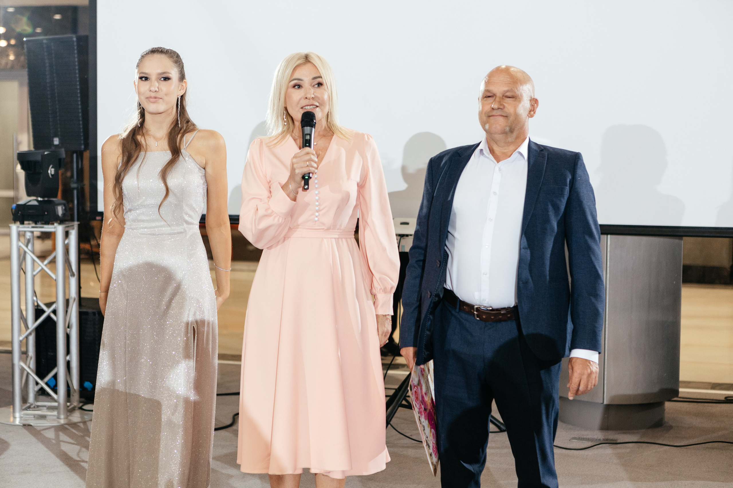 Свадебный фотограф Уфа — Руслан ГабдлисламовЖивые эмоции, красивые кадры, воспоминания на всю жизнь.Работаю по всей Республике Башкортоста. Свадебный фотограф Уфа Руслан Габдлисламов