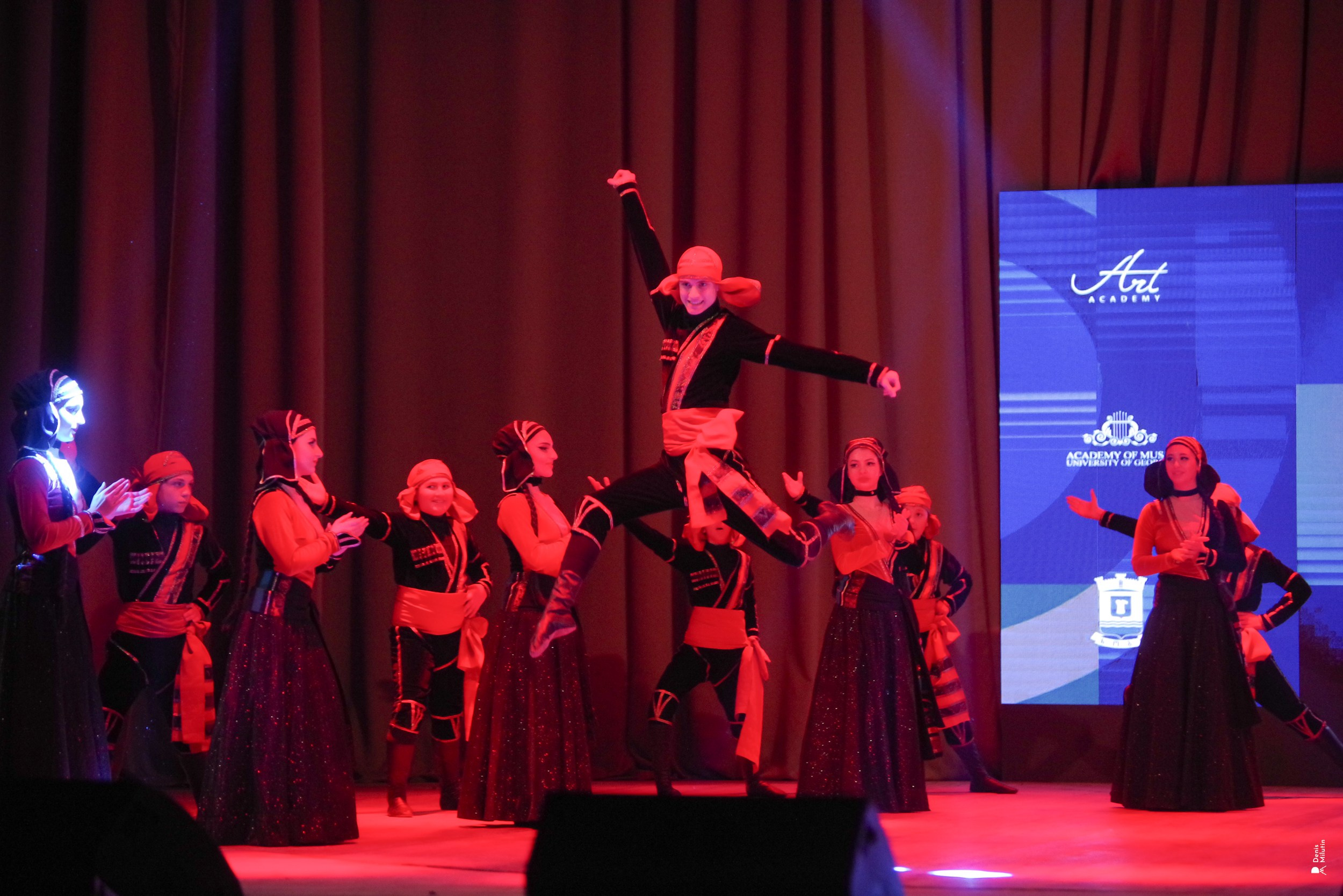 Танцы в Хоби. Портретный фотограф Денис Милютин