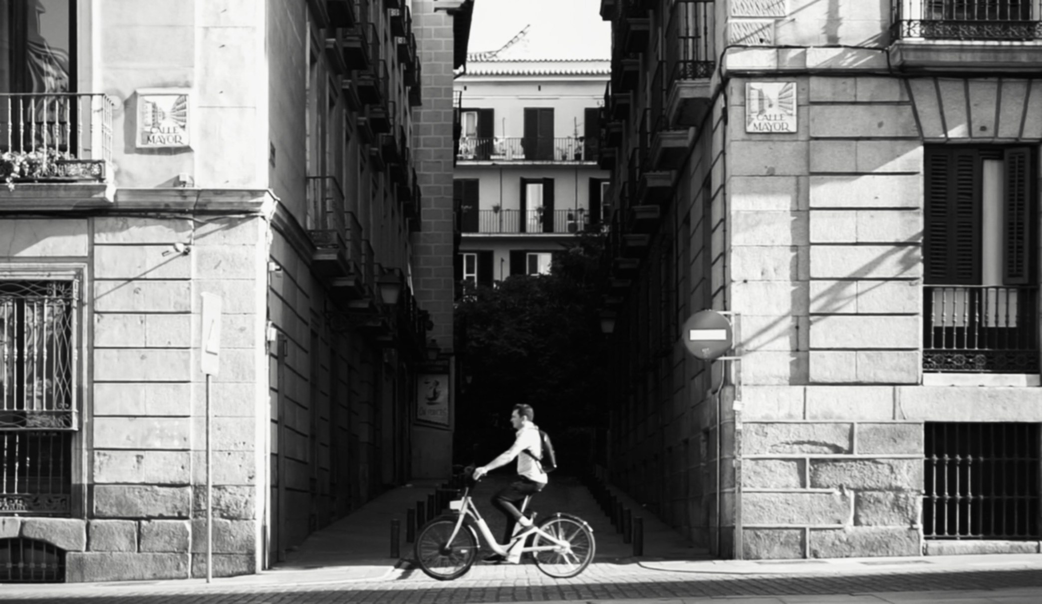 Города. Анна Жукова — Режиссёр кино и цирка, сценарист, фотограф