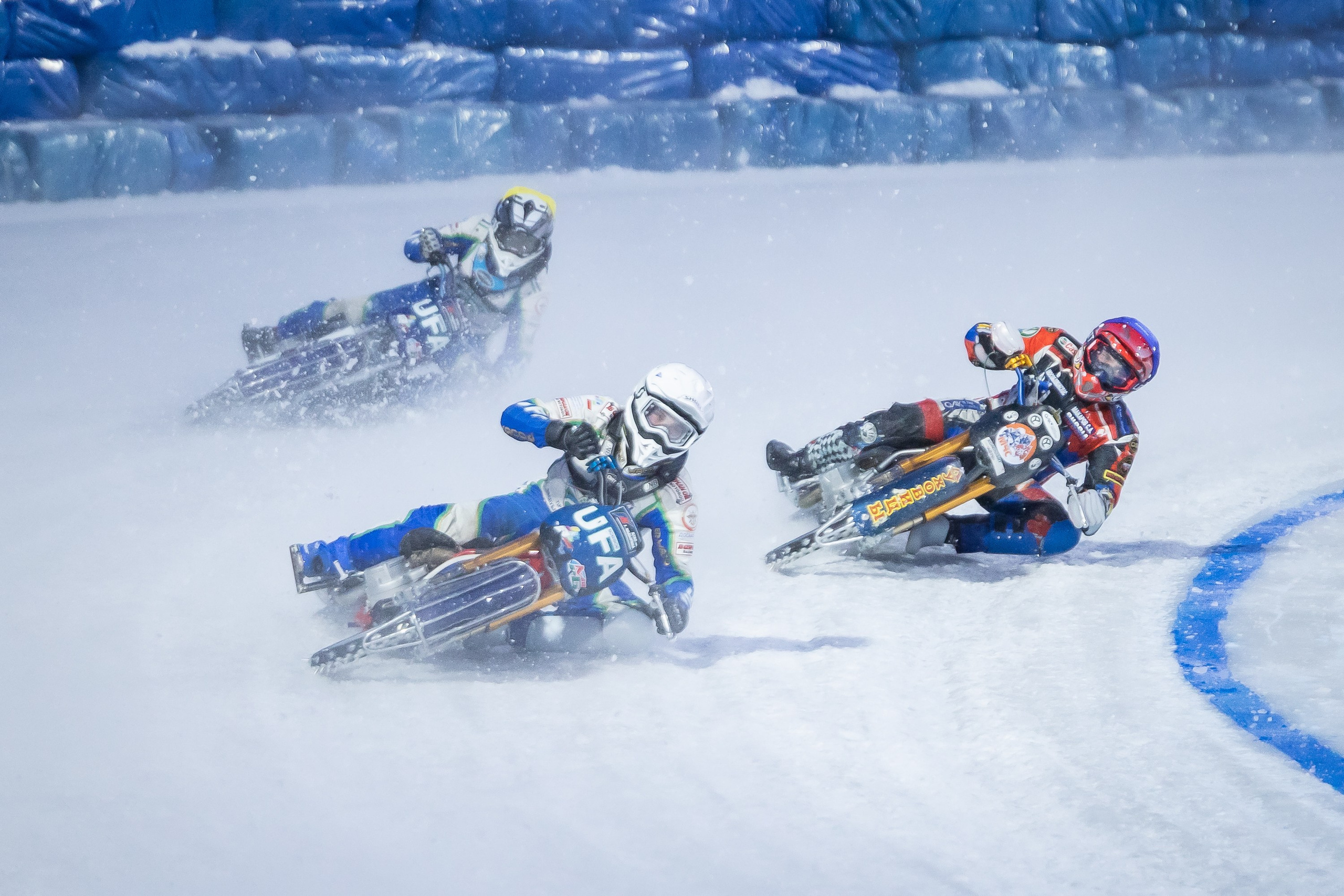 Битва Ледовых Гладиаторов в городе Красногорске на стадионе Зоркий 15 и 16 февраля. Фотограф Владимир Охрименко