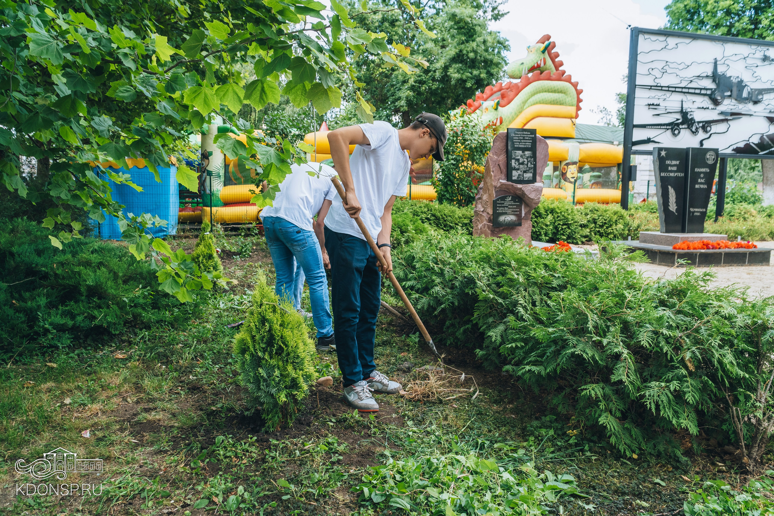«Сад Памяти». Новотитаровский Дом культуры