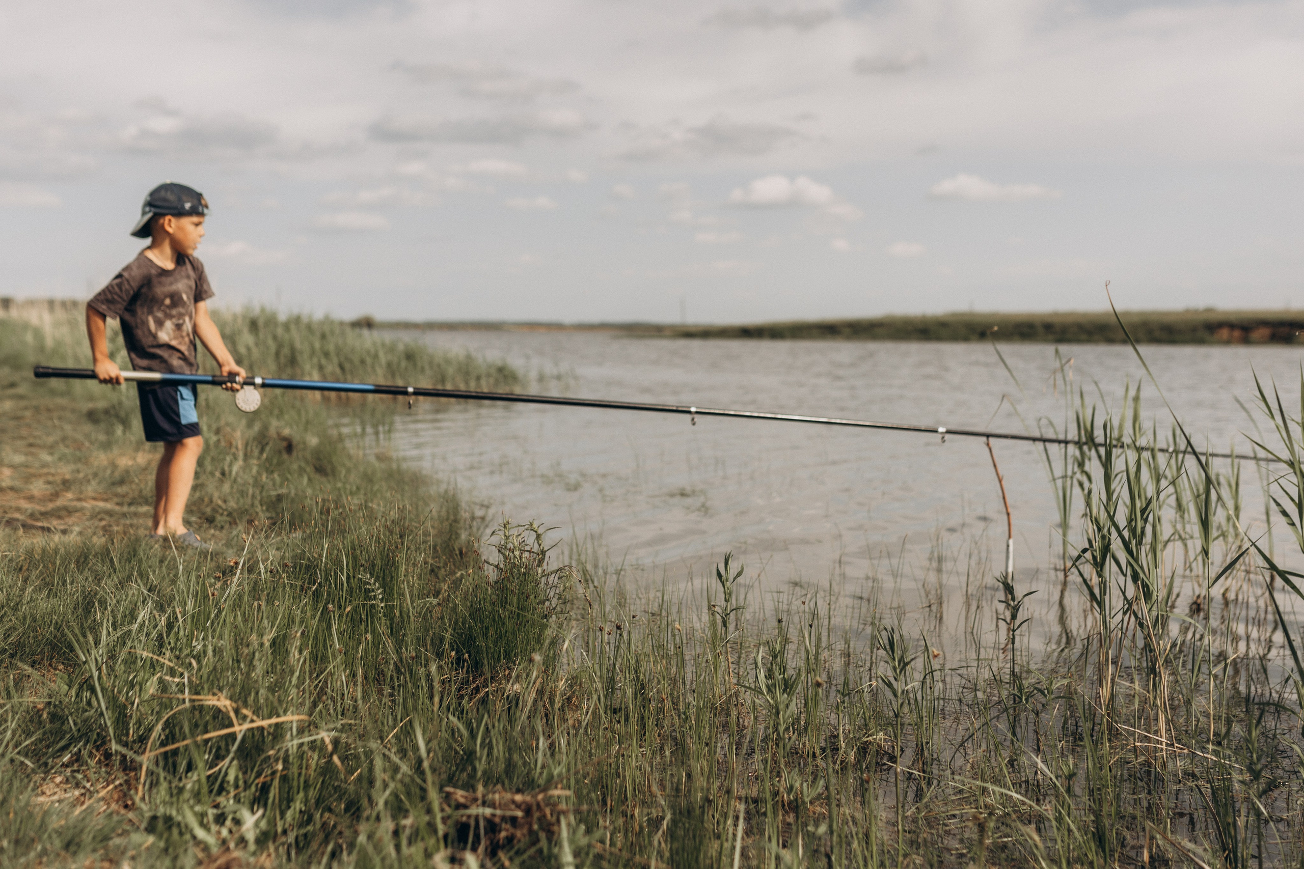Семейная рыбалка. Семейный фотограф lifestyle в Новосибирске Елена Шпилевая