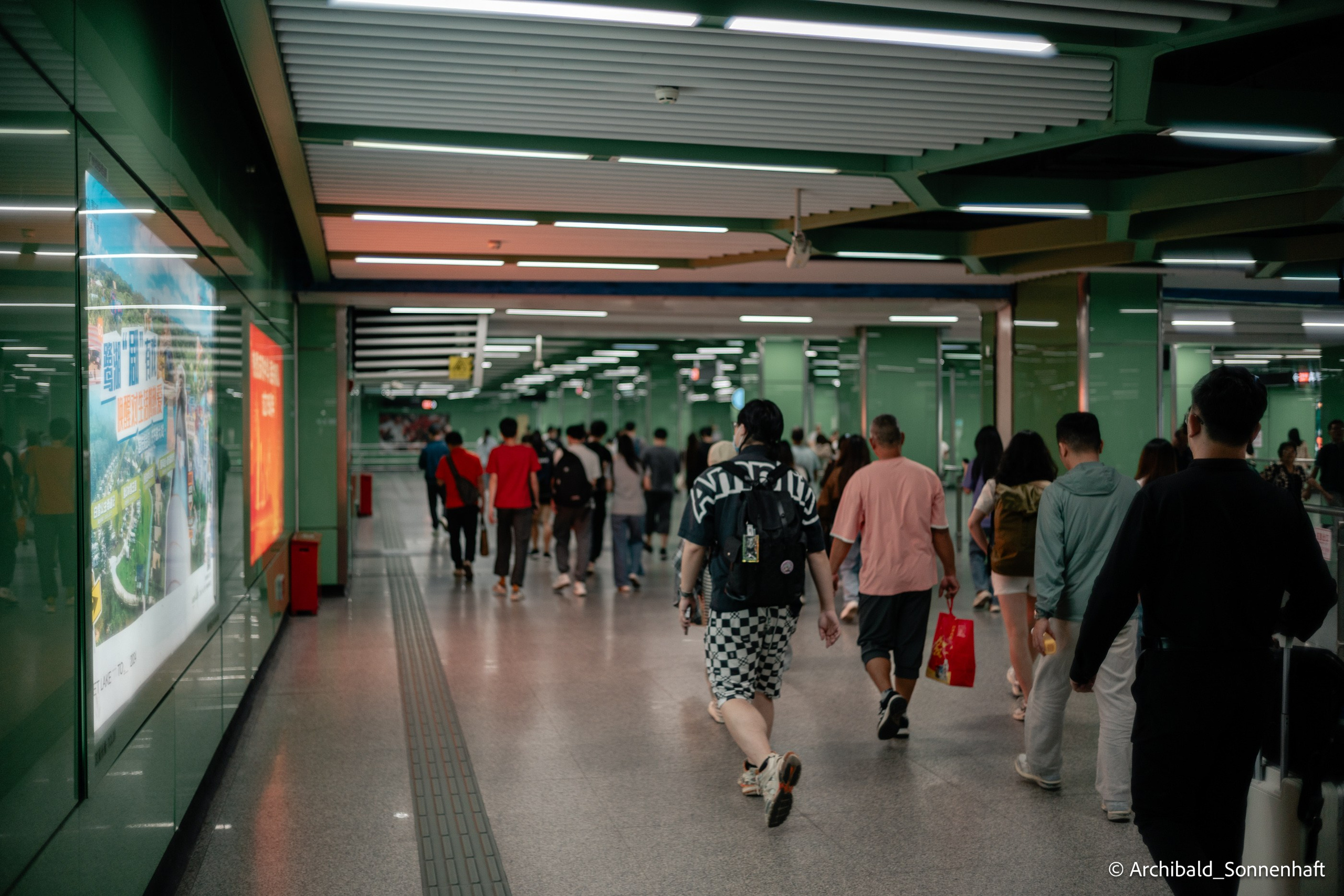 Weekend kayaking trip. Photographer in Guangzhou, China. Archibald Sonnenhaft