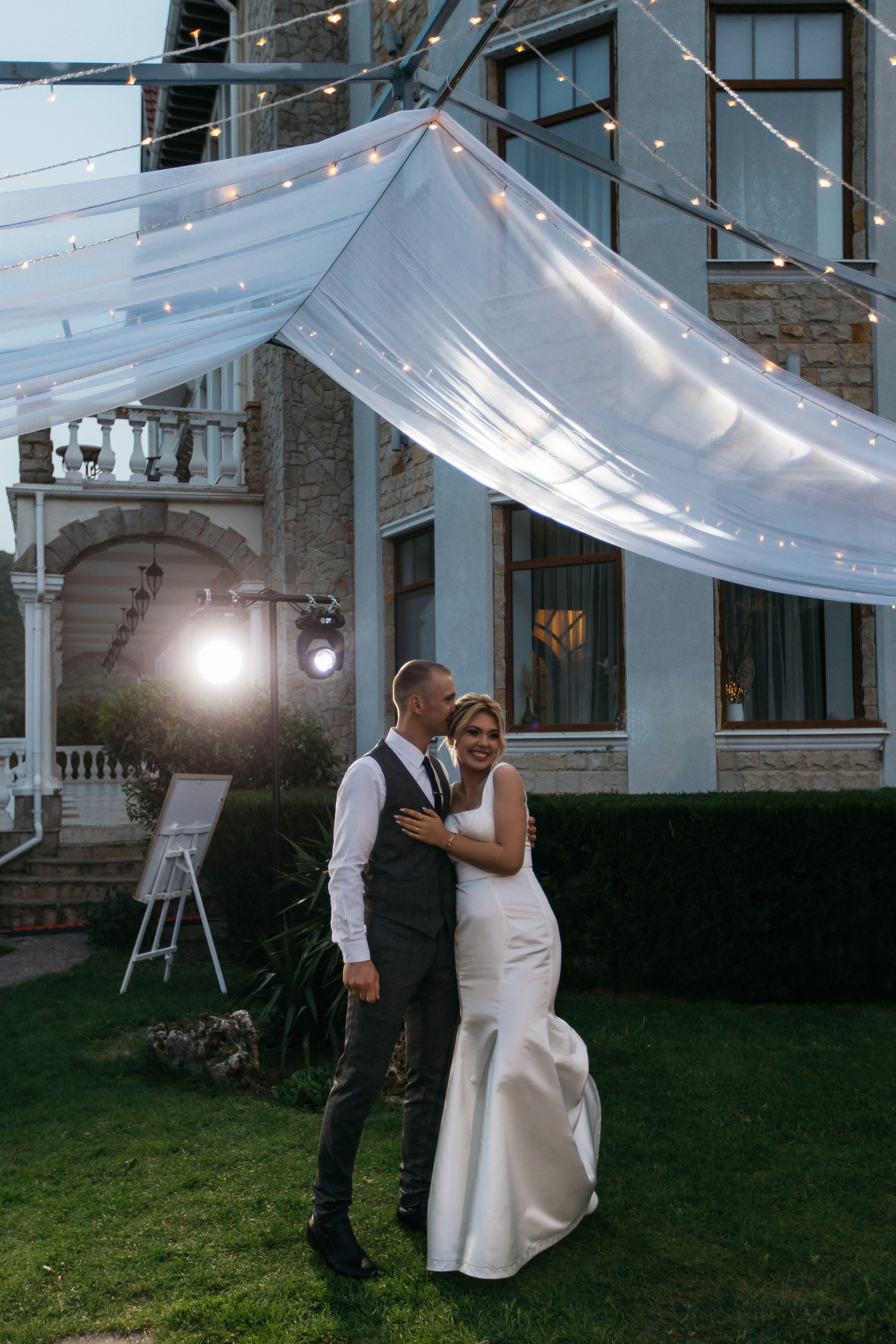 Денис и Алина. Белый замок. Фотограф Анна Лейман. Севастополь