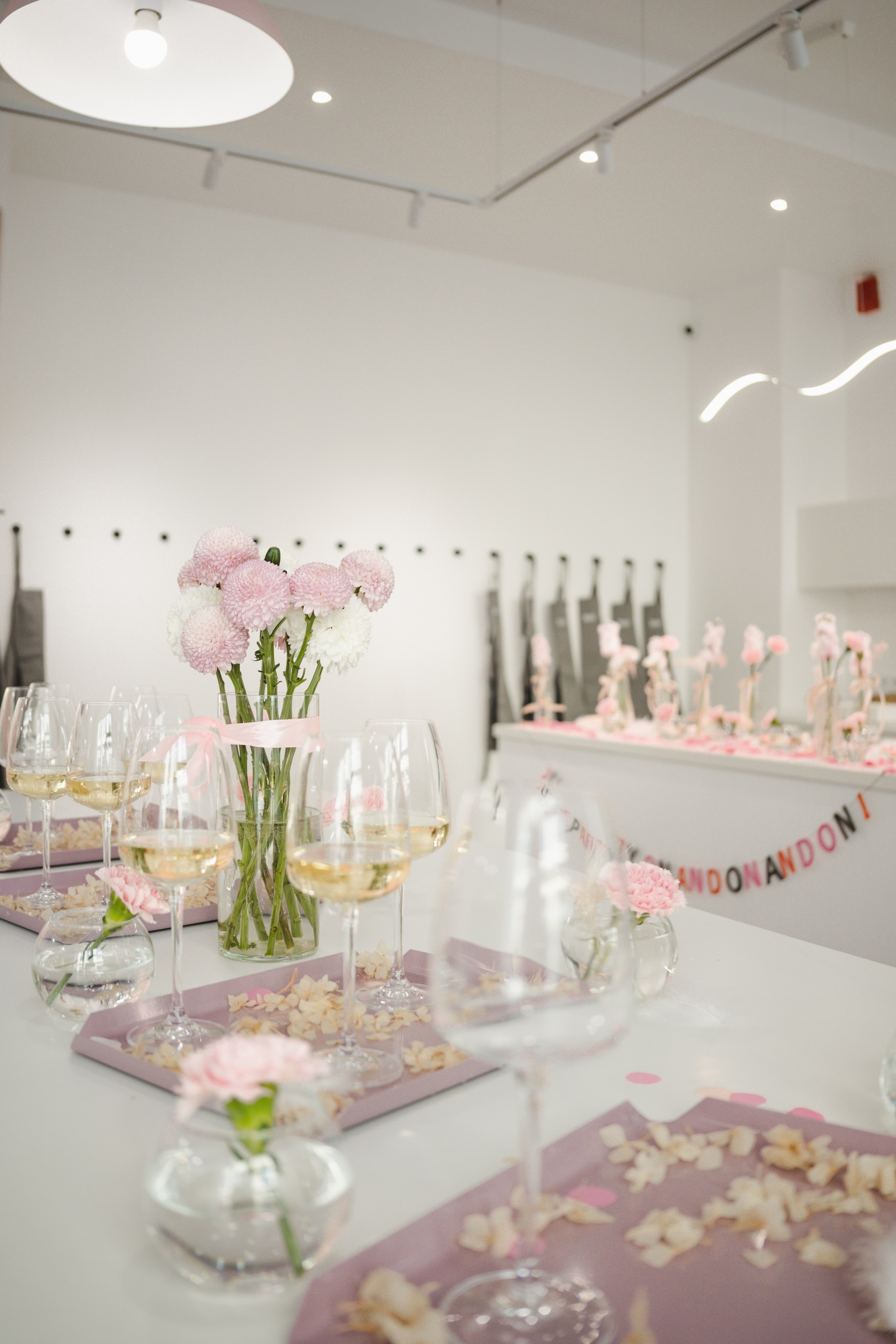 Rewax открытие Кирочная. Репортажный и портретный фотограф в Санктпетербурге. Видиосъемка мероприятий в Санкт-Петербурге