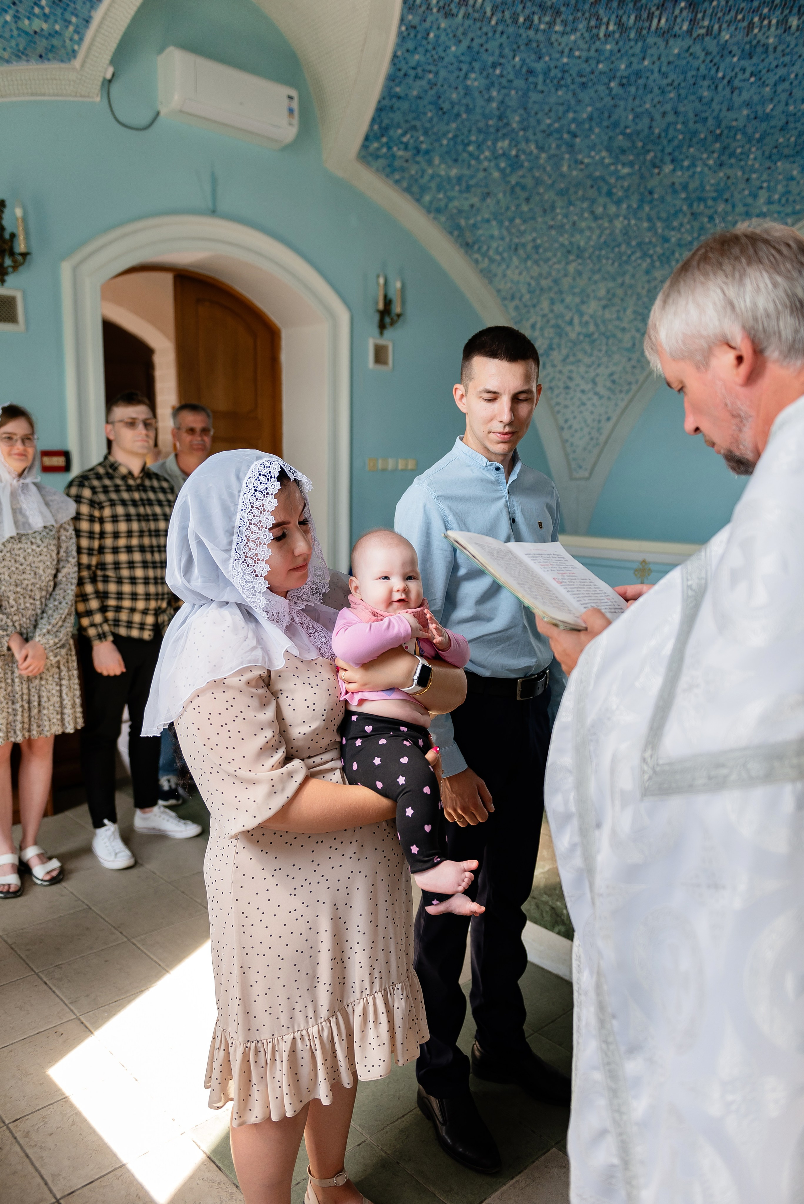 Крещение Ясеньки. Фотограф Татьяна Иванчикова