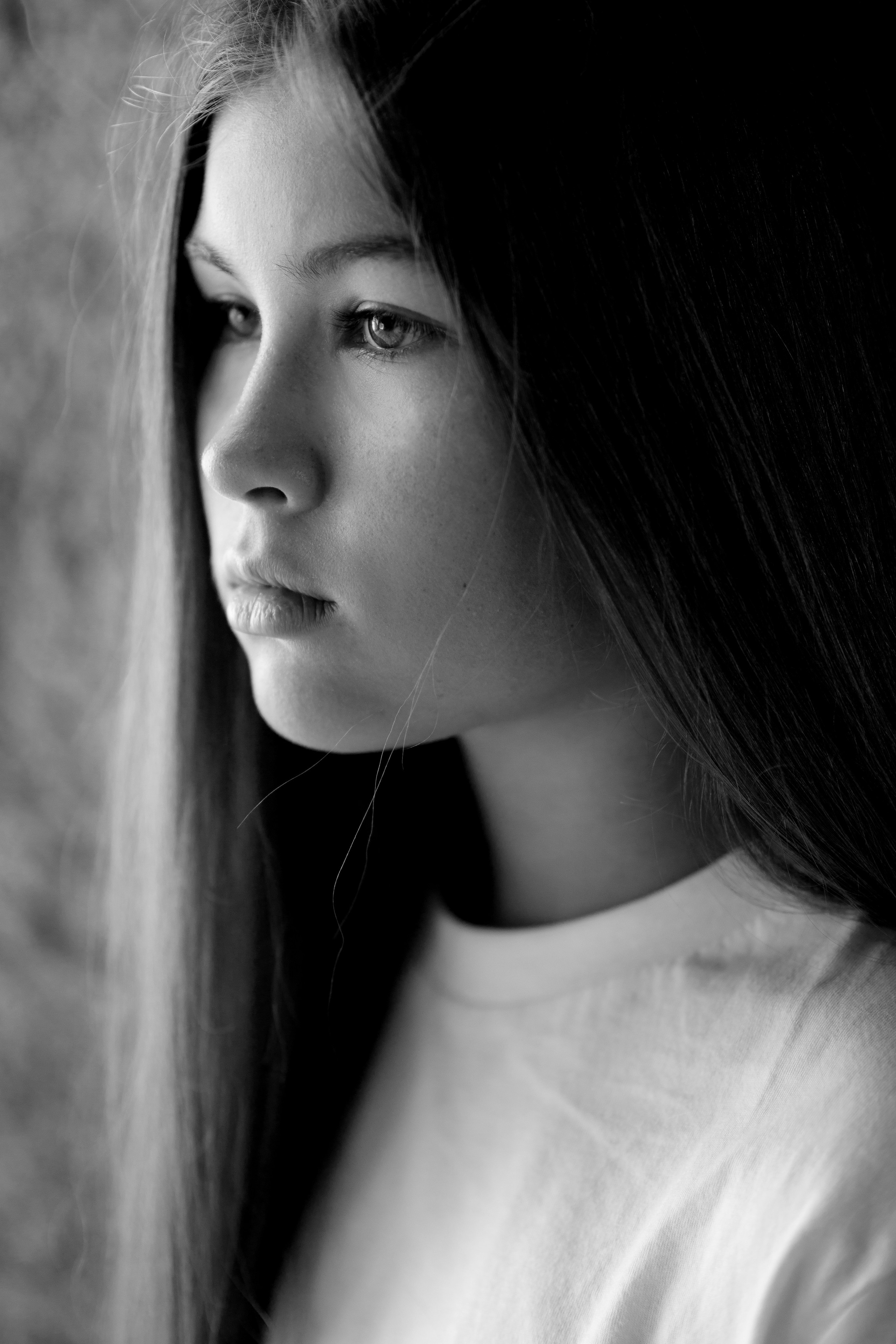 Фотосессия девочки подростка в старом городе. Главная