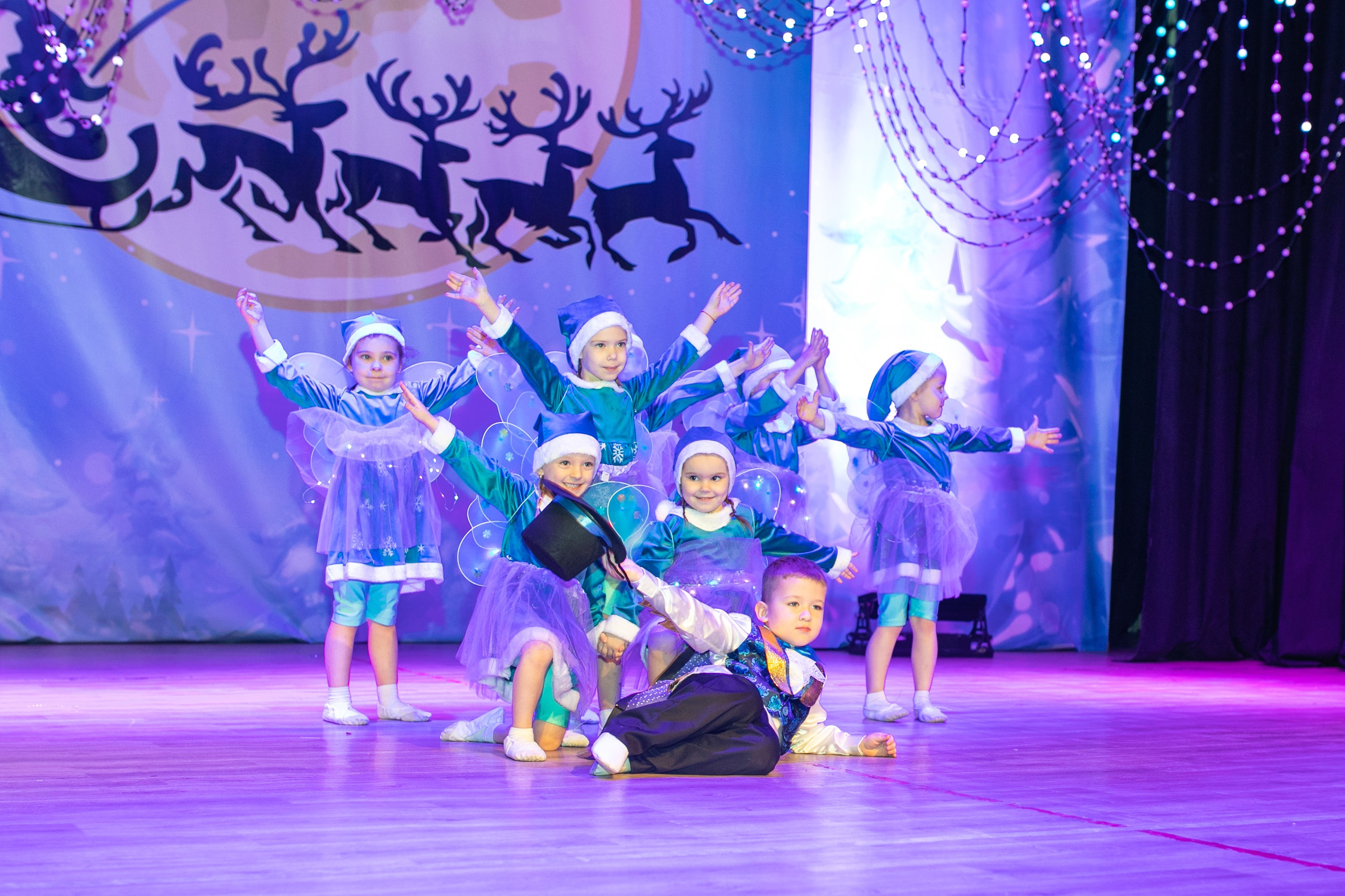 Танцы на районе.Новогодний отчет. Фотограф в Новосибирске Ася Зверева