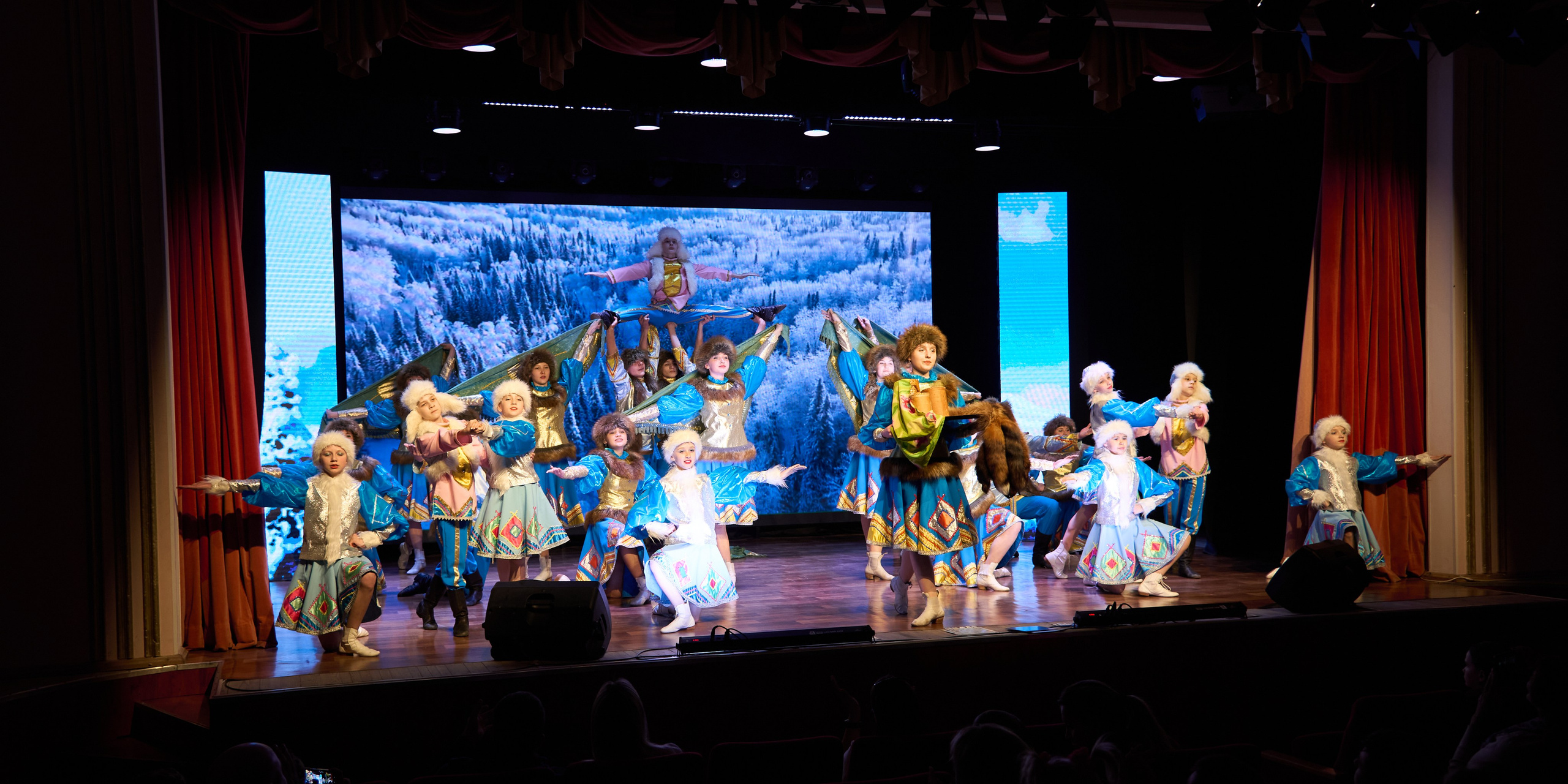 Концерт учащихся ДШИ № 18 «Мы делаем выбор сами». [fXph] Фотограф Масликов Илья. Съёмка мероприятий в Ленинске-Кузнецком