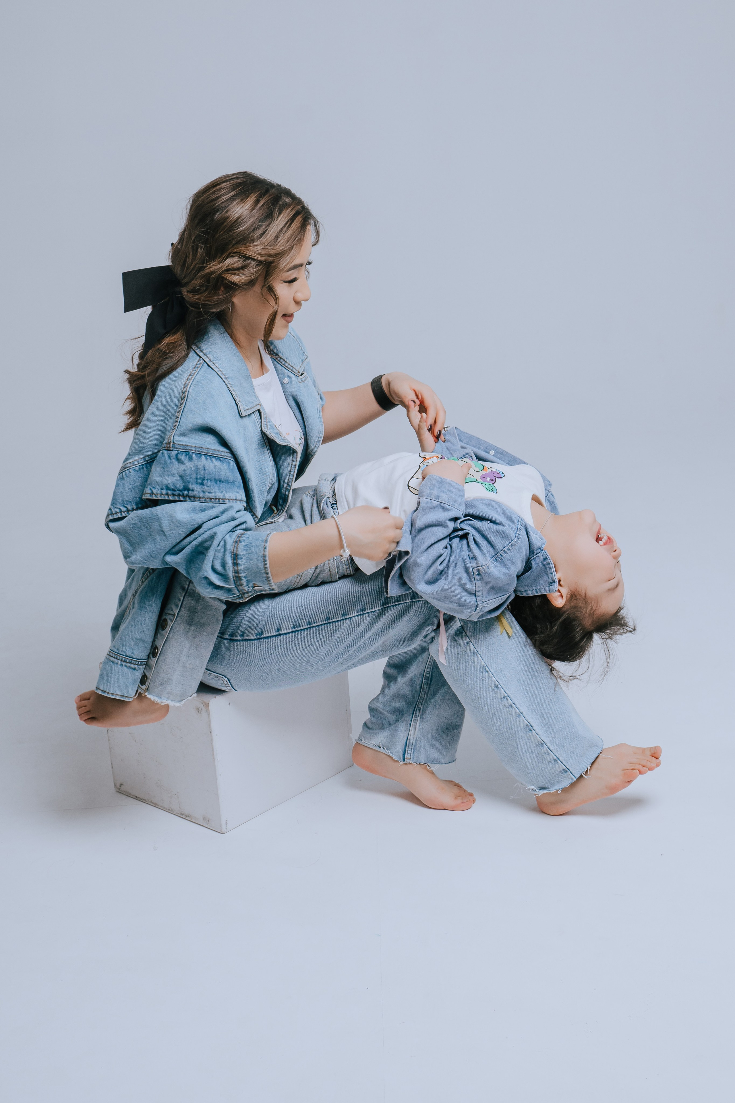 Ира и Аня. Фотограф Ярмишко Дарья. Выпускные фотокниги