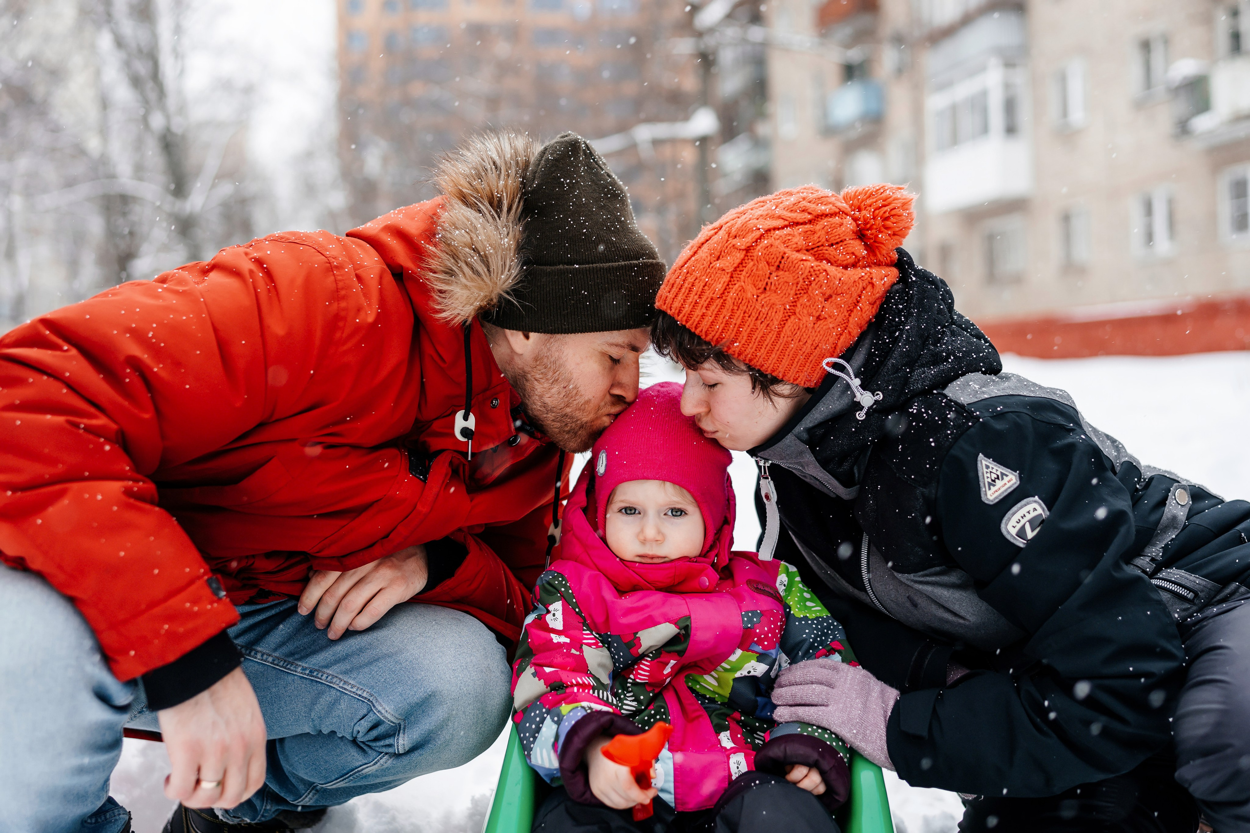 Семейная фотосессия дома с маленьким ребенком. Семейный фотограф в Москве Ирина Жур