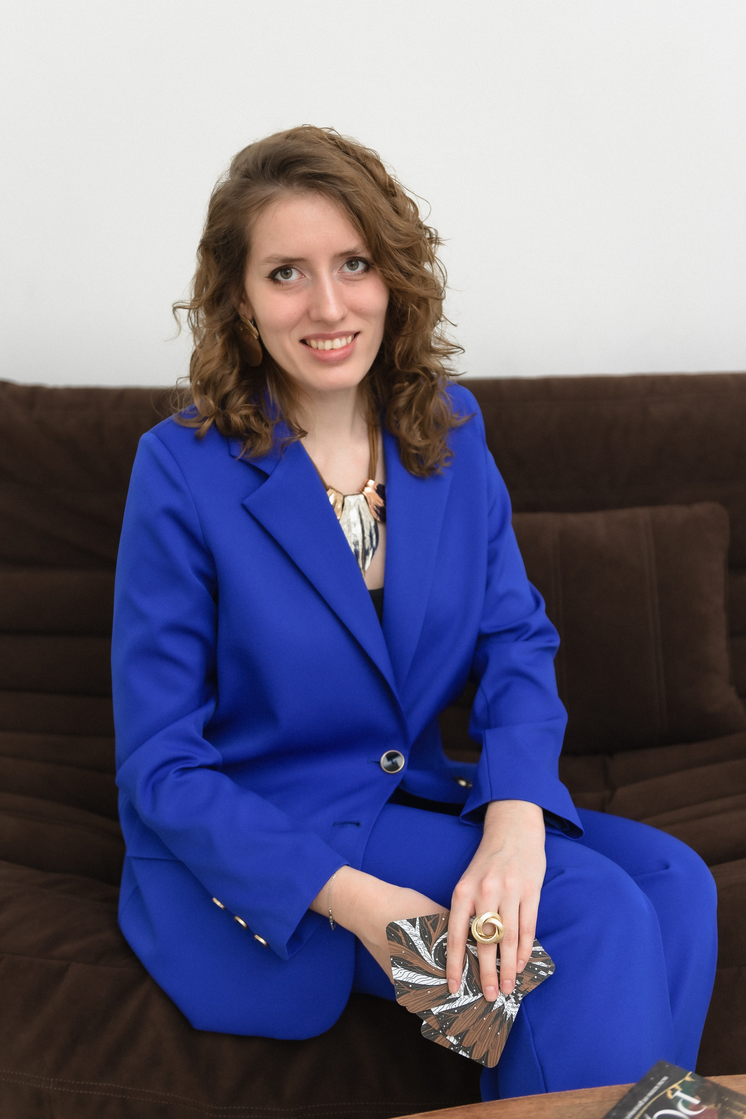 Портрет в светлом зале. КОНТЕНТ |БРЕНД фотограф Санкт-Петербург — Жанна Олтаржевская