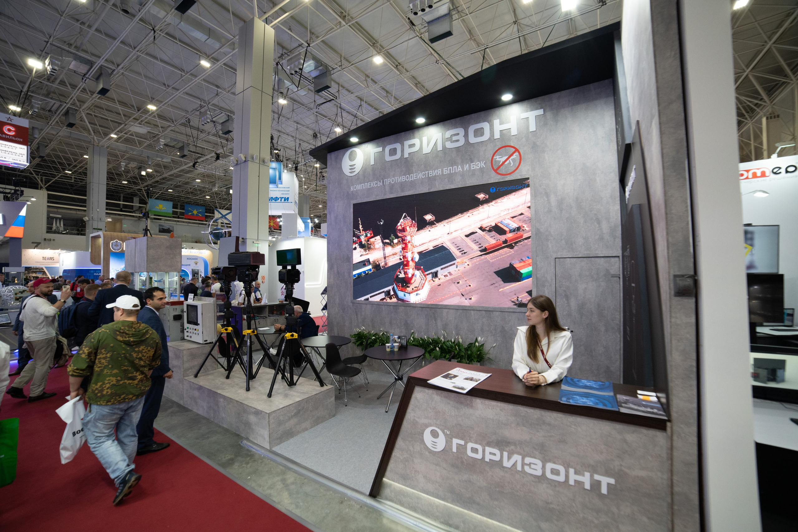 Выставочные стенды. Профессиональный портретный фотограф в Москве Владимир Глаголев