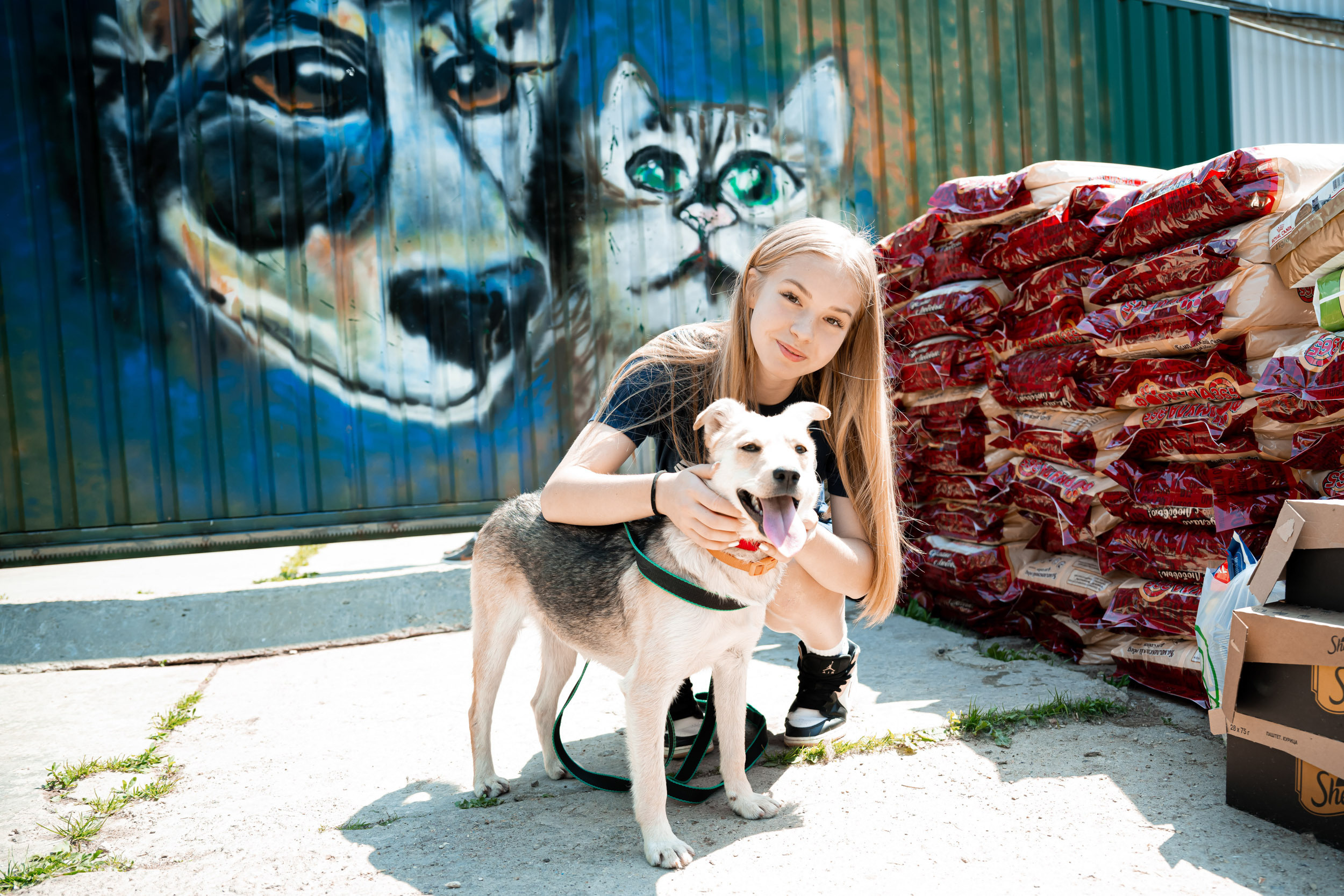 Dynamo women’s football team’s trip to the homeless animal shelter, 06/15/2023. Фотограф Кирилл Сафонов
