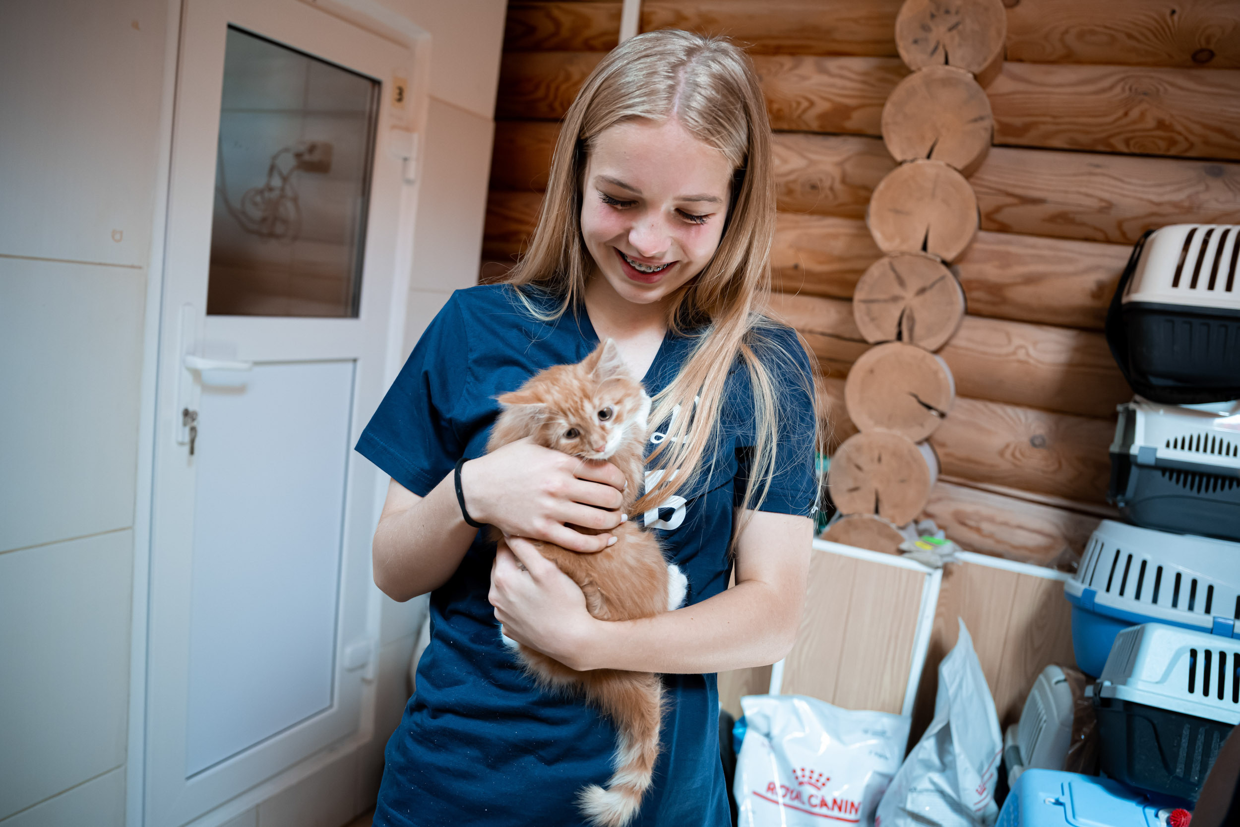 Dynamo women’s football team’s trip to the homeless animal shelter, 06/15/2023. Фотограф Кирилл Сафонов