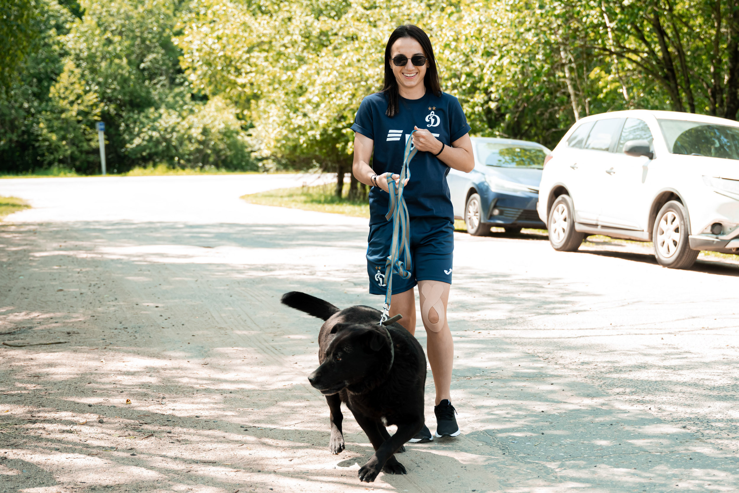 Dynamo women’s football team’s trip to the homeless animal shelter, 06/15/2023. Фотограф Кирилл Сафонов