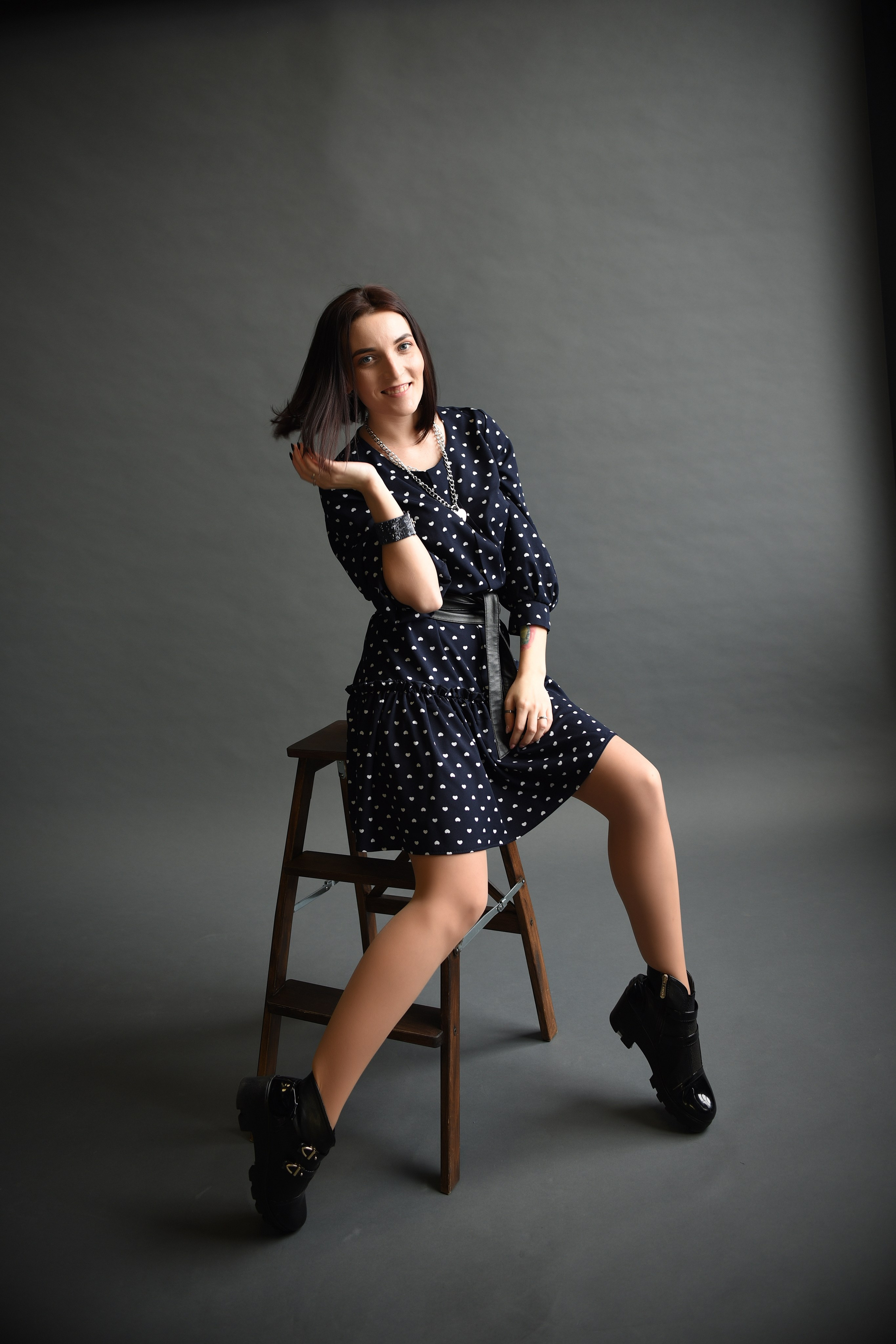 Индивидуальная студийная. Свадебный, семейный, детский, контент фотограф в Омске Максим Ильин