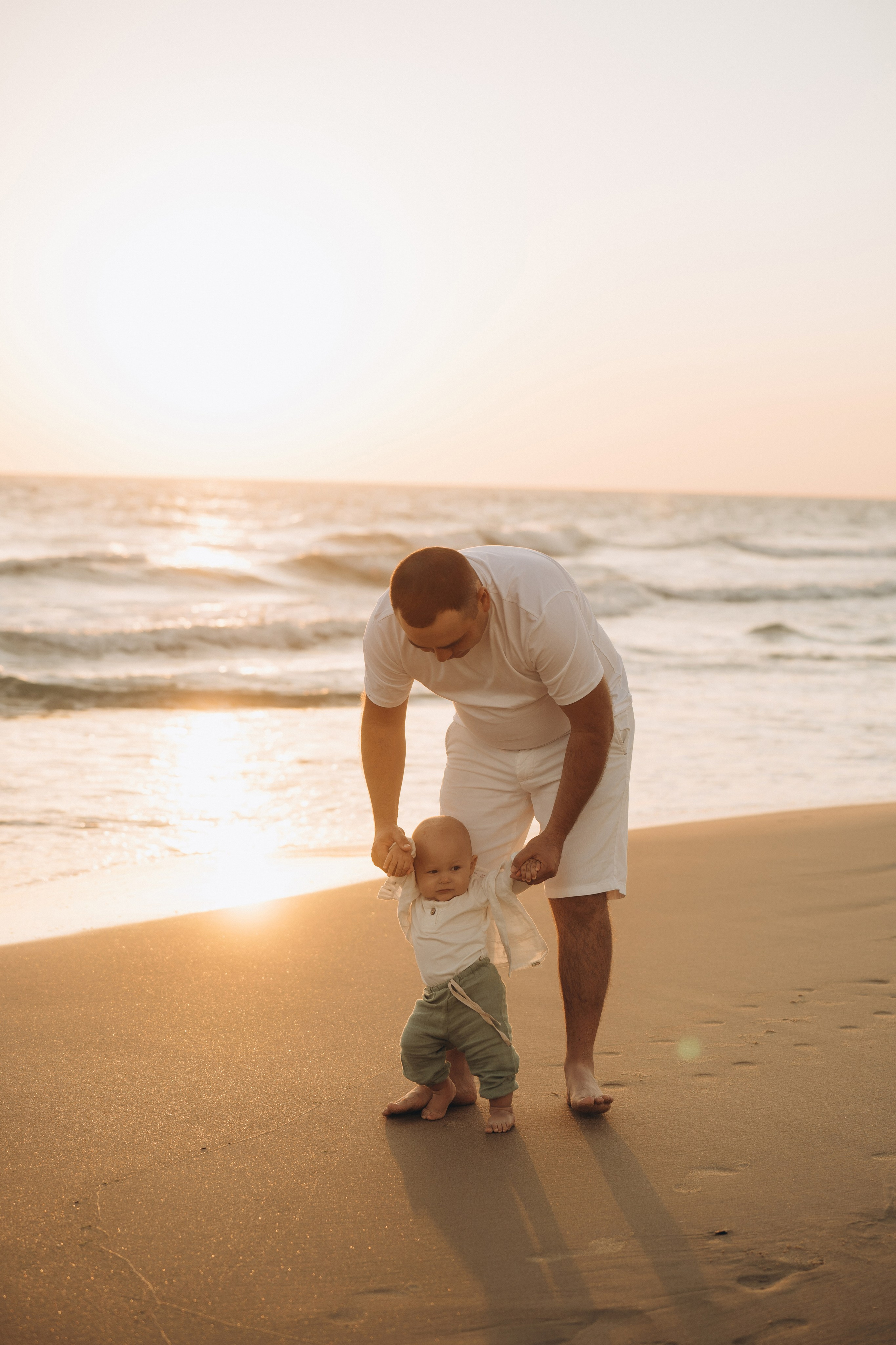 Фотограф на Голубицкой – семья играет в воде, фотограф Голубицкая