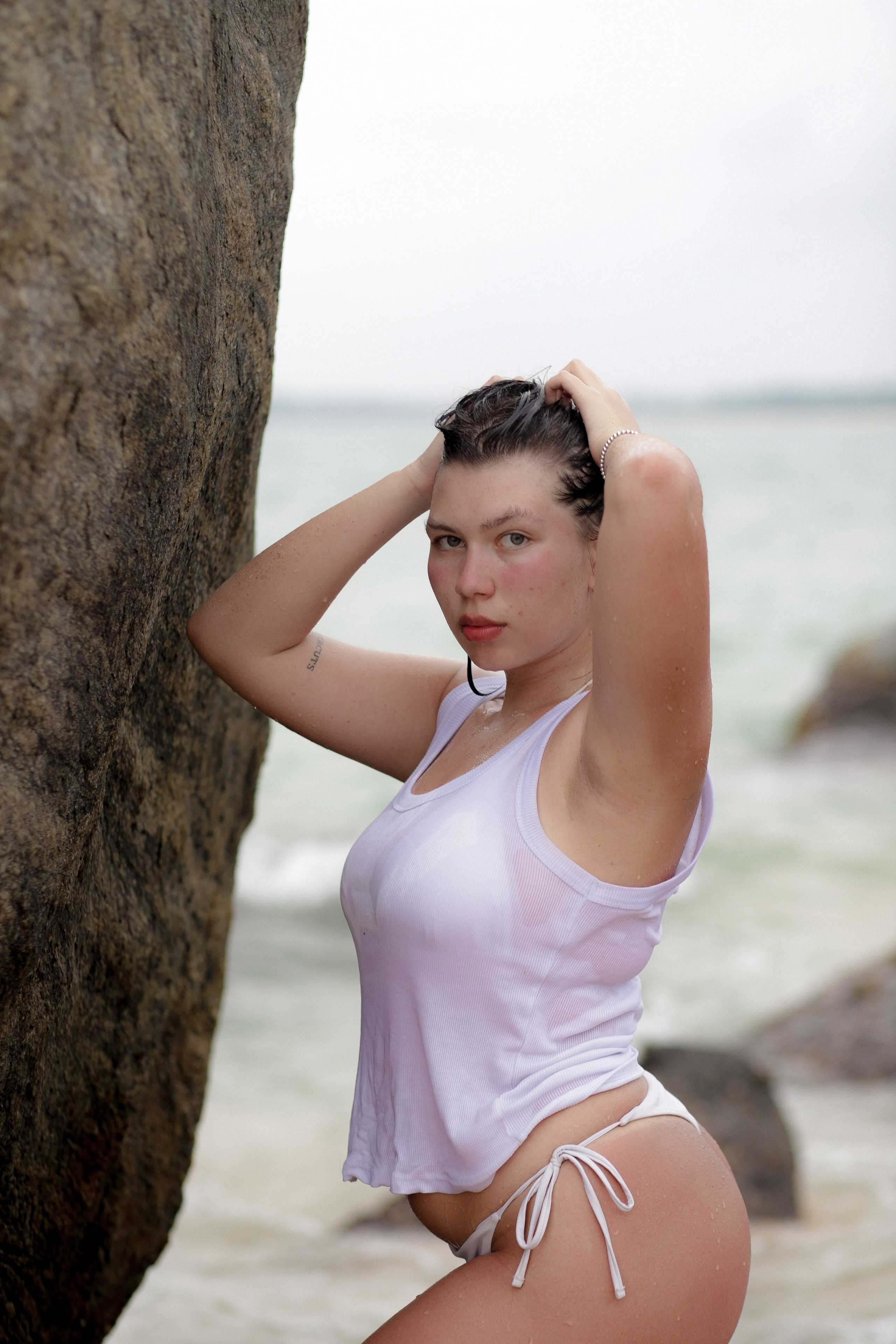 Фотосессия в Хиккадуве: романтичные кадры среди камней и волн. Фотограф на Шри-Ланке