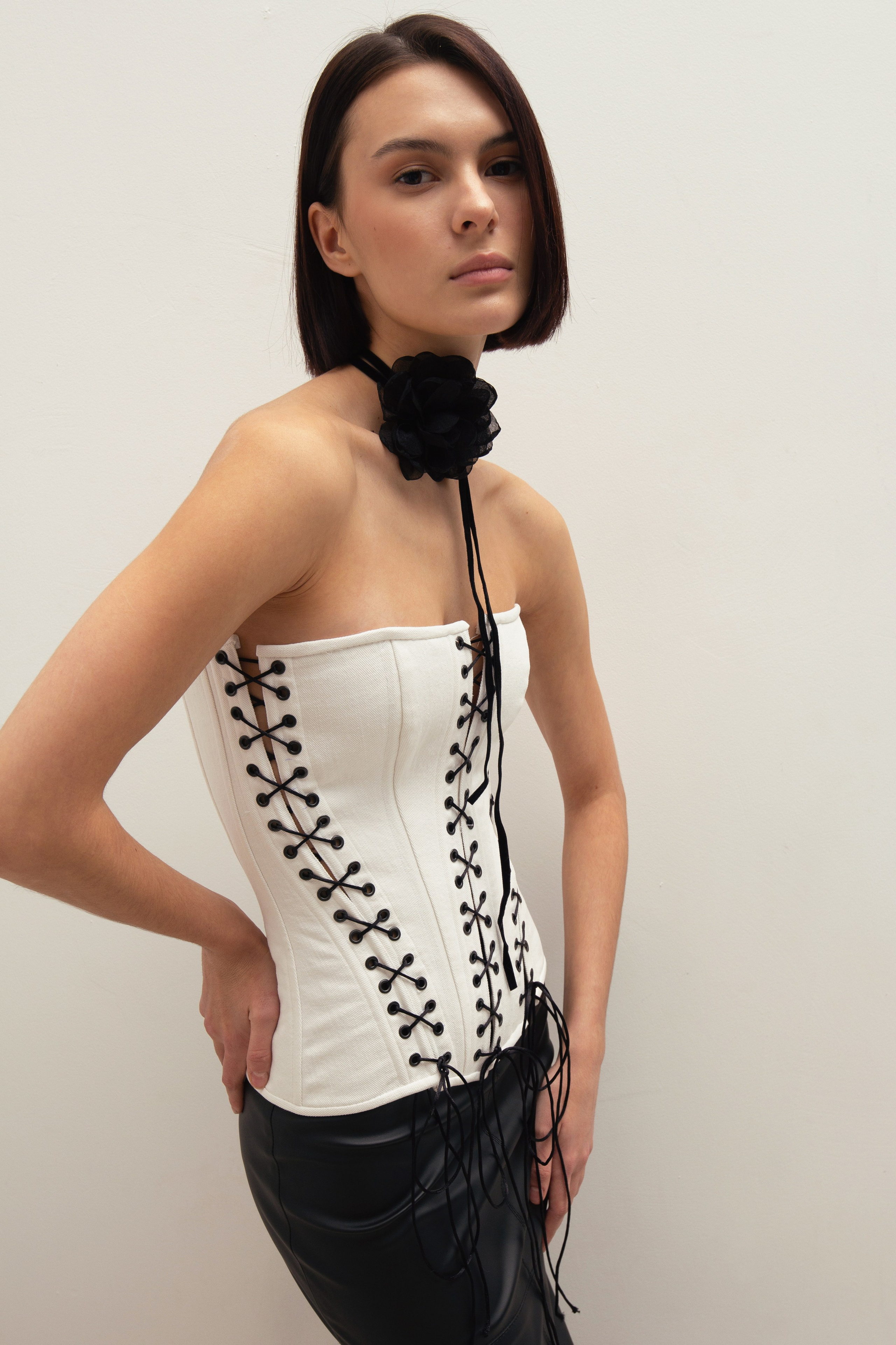 Корсеты Dauri. Кизя Мисриева — фотограф: плёнка, цифра. Москва и не только