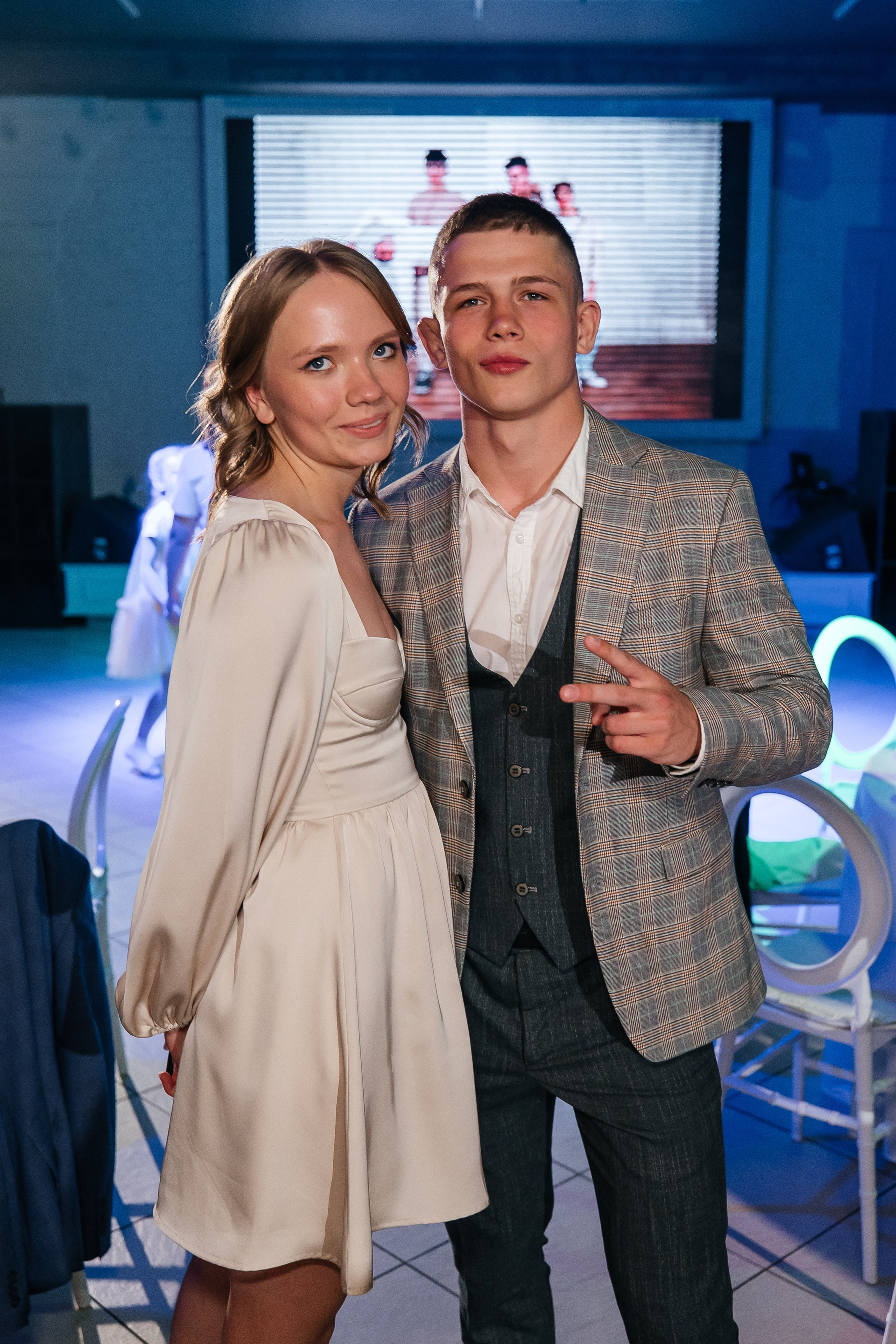 2023-06-23 Выпускной МБОУ СОШ № 10. Фотограф в Красноярске