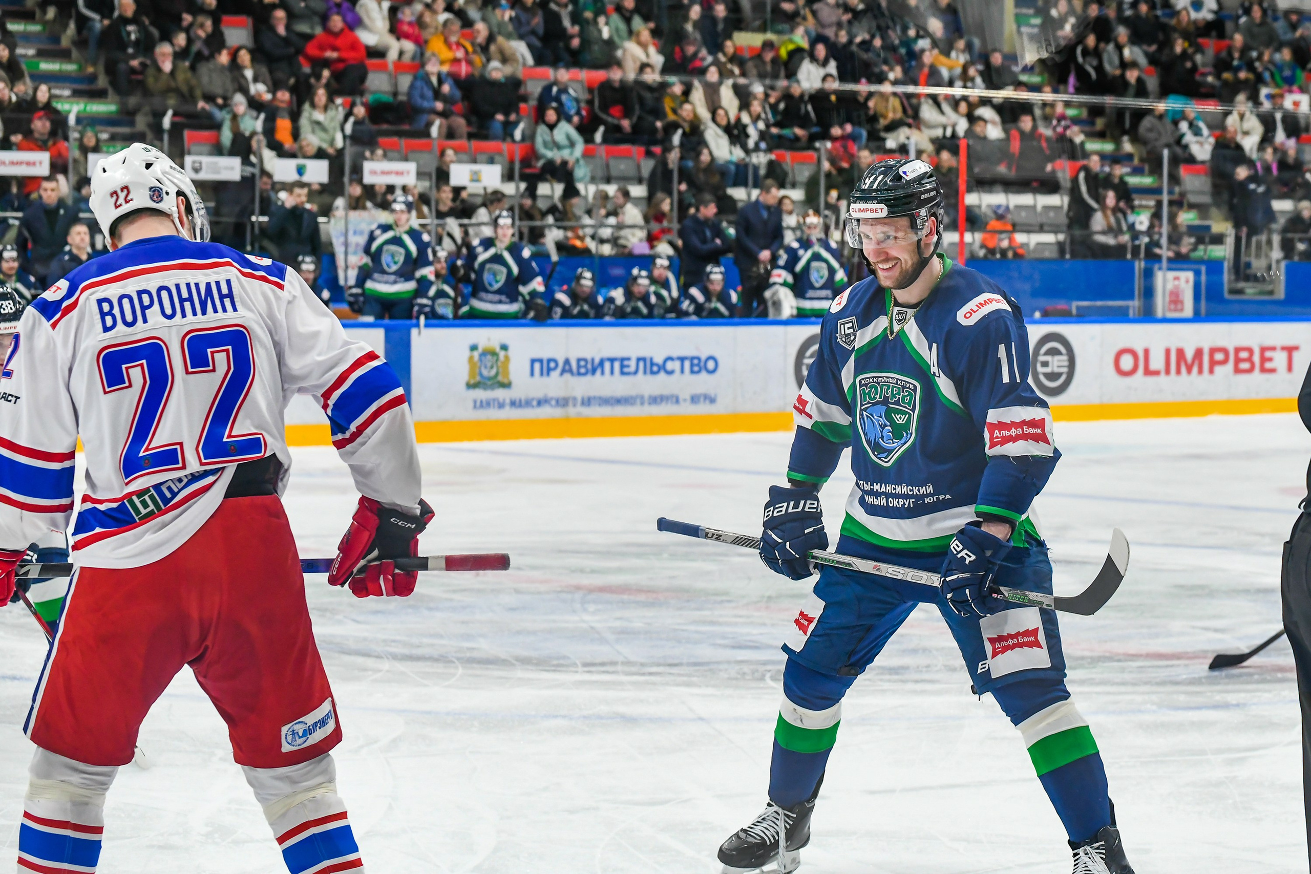 Матчи регулярного чемпионата ВХЛ. Фотограф в Ханты-Мансийске Евгений Жуланов