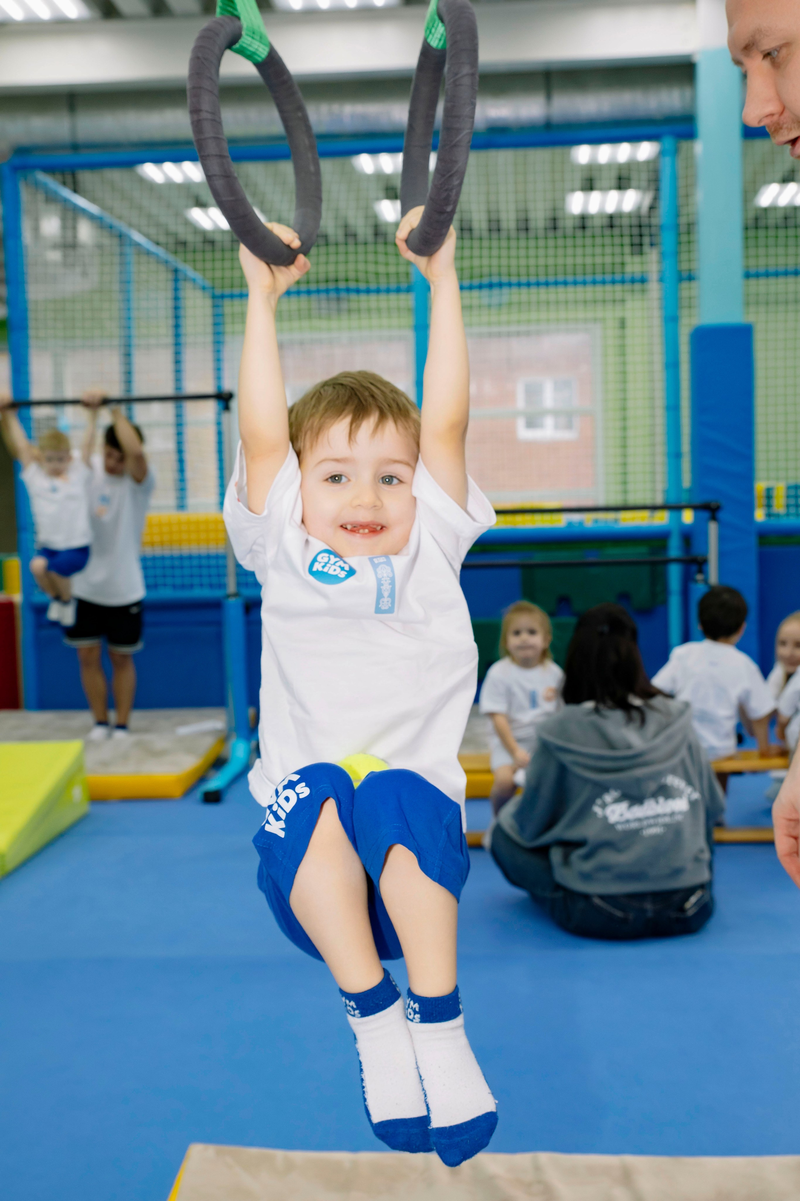 Соревнования по гимнастике в Gymkids Звенигород. Профессиональный фотограф в Москве | Заказать фотосессию и съемку