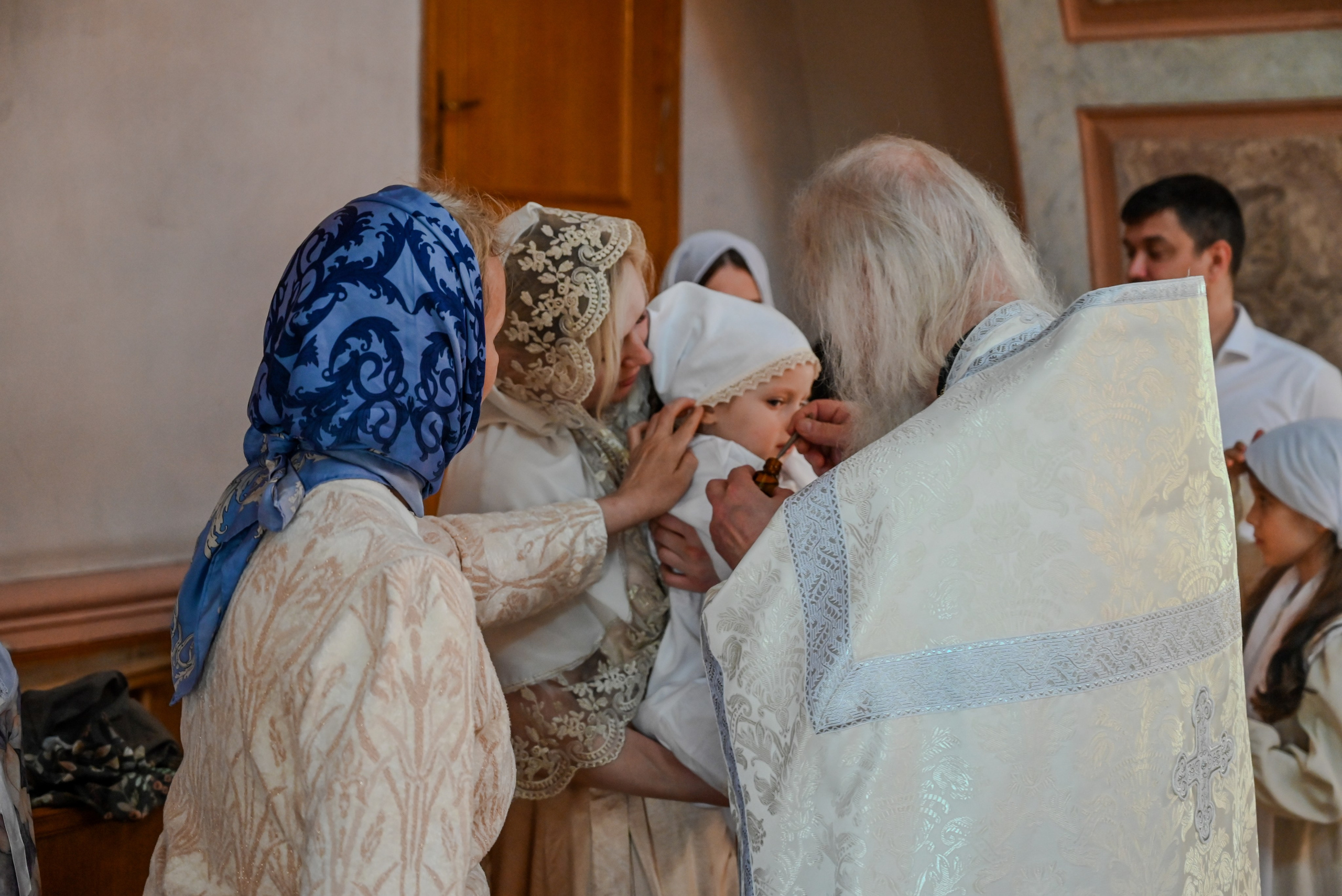 Крещение мама Анна. Семейный и детский фотограф Москва