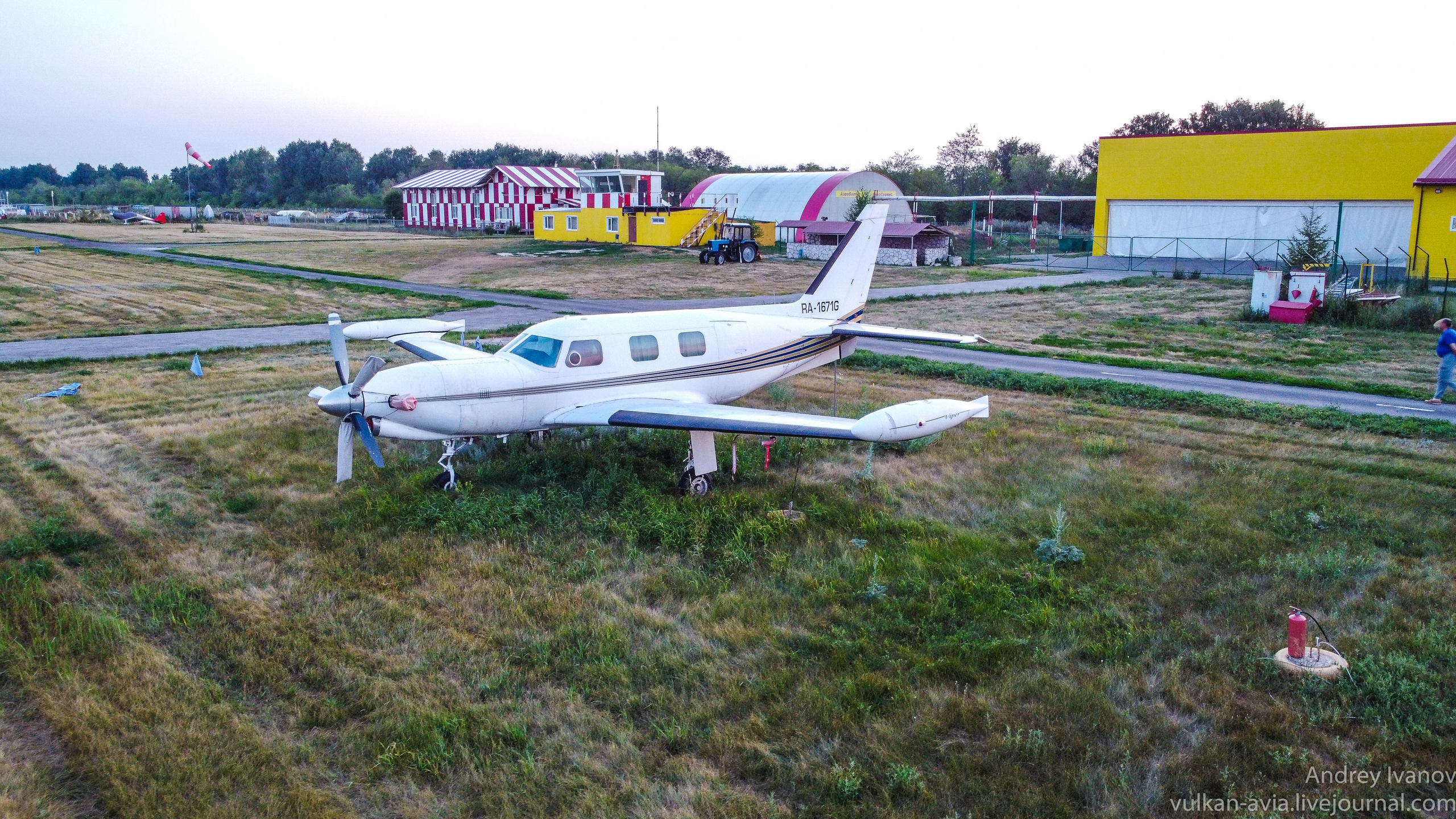 Амдерма — наука (2020 г.). Фотоальбом показывающий увлекательный мир авиации и мир медведей Андрея Иванова