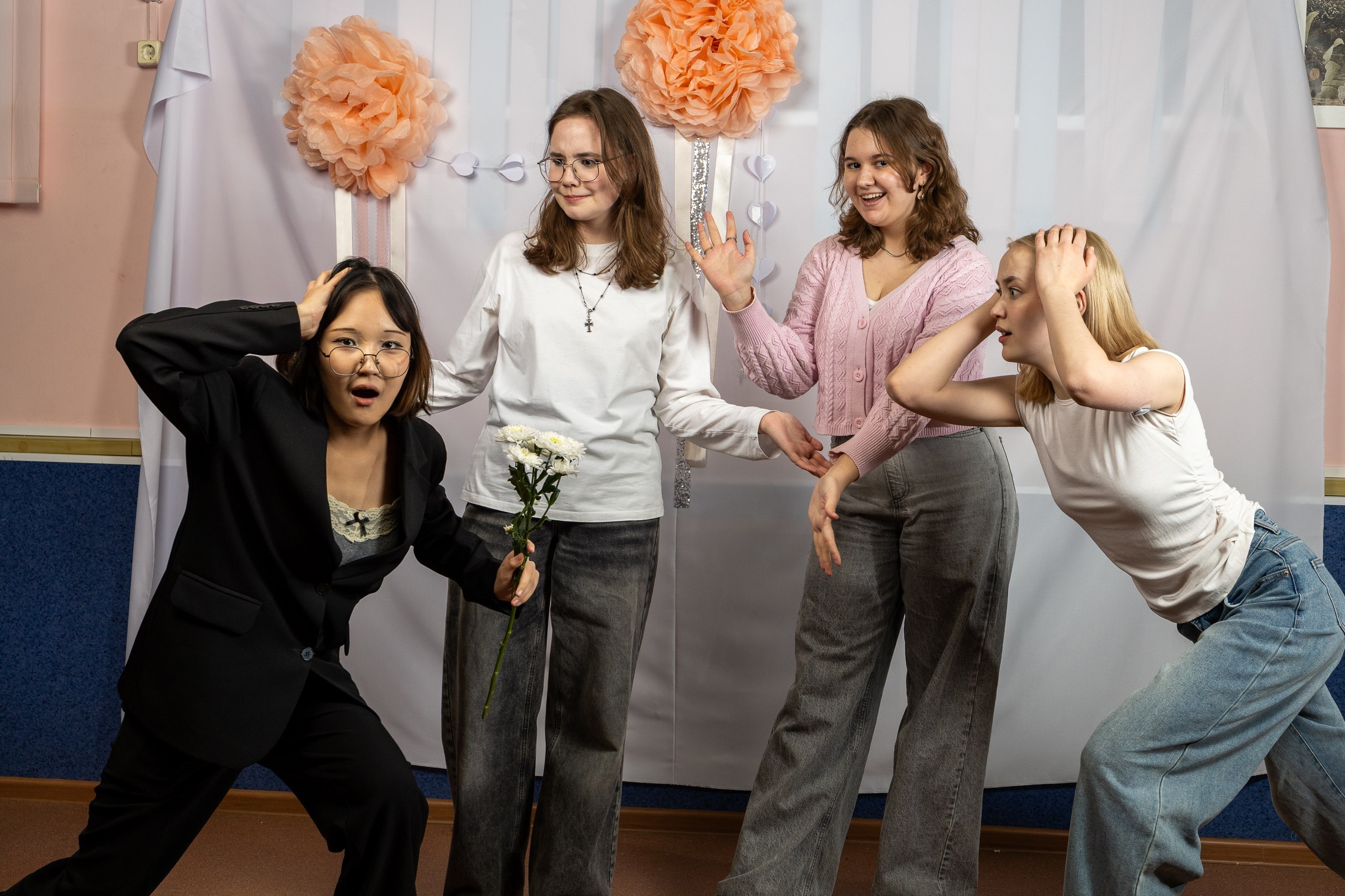 8 марта 2026. Поздравление ребят из 11 класса своих одноклассниц. Главная