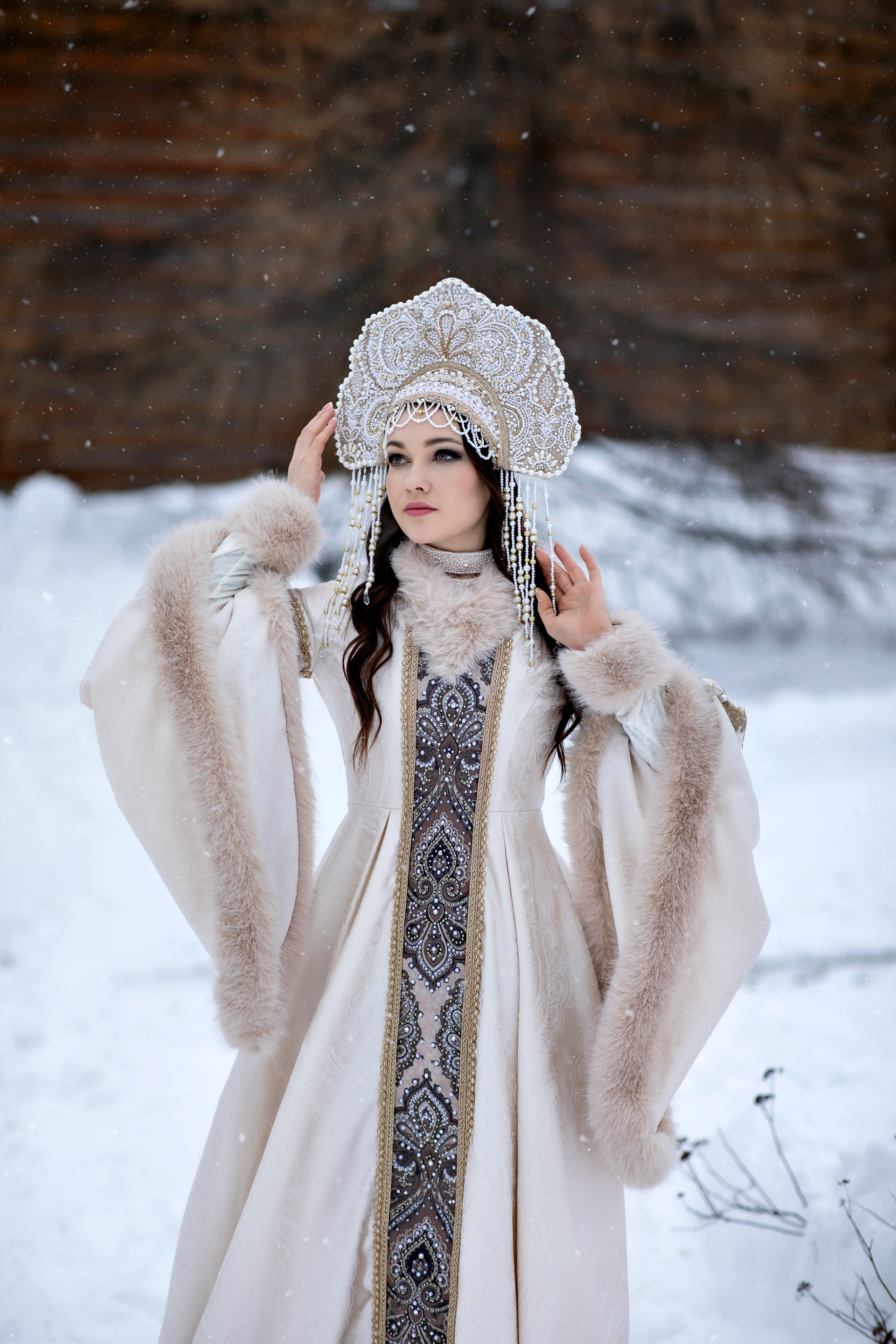 A2. Дизайнер костюмов и украшений, фотограф