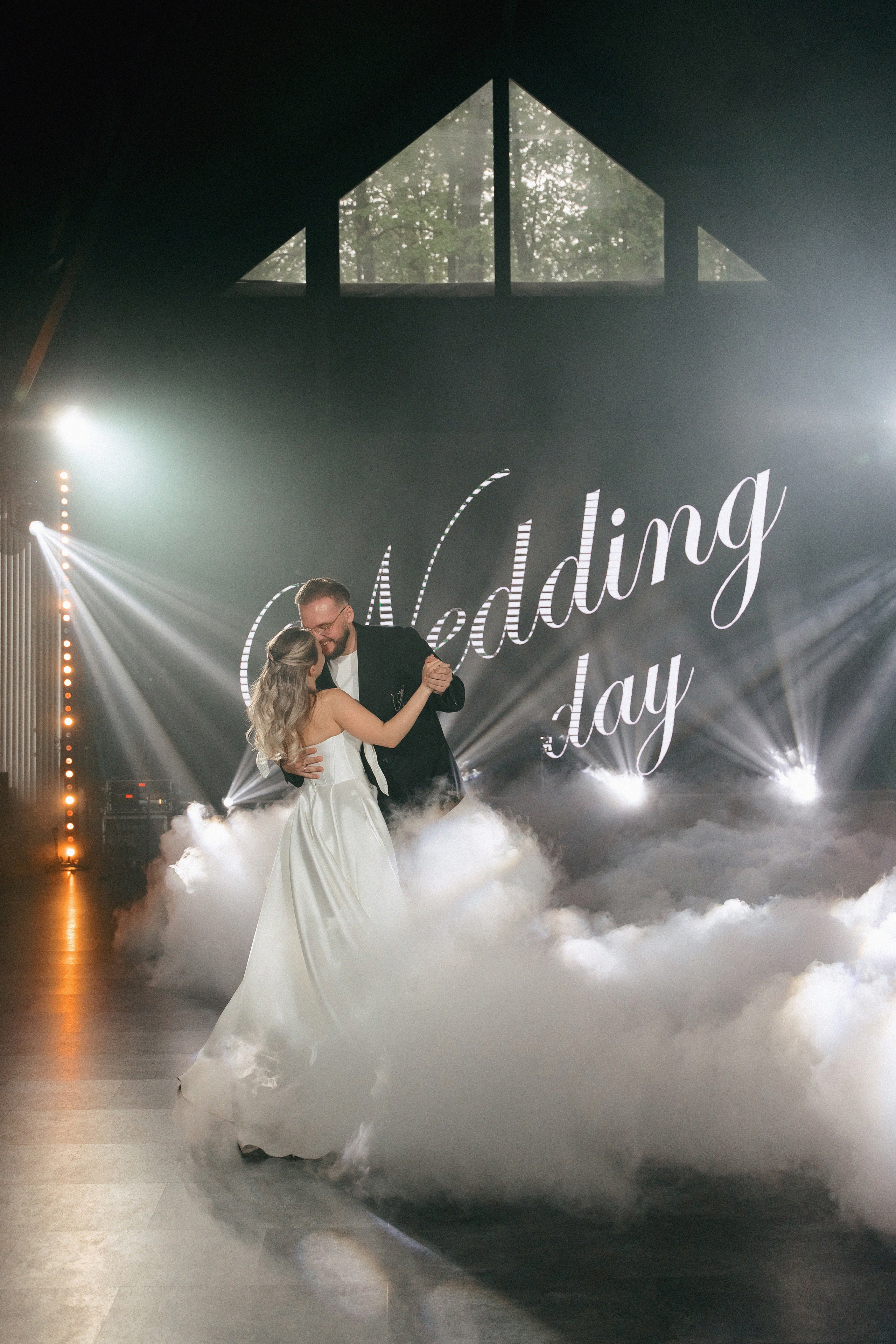 ЛЕС Event House выездная регистрация и свадебный банкет на площадке ЛЕС. Свадебный фотограф Москва