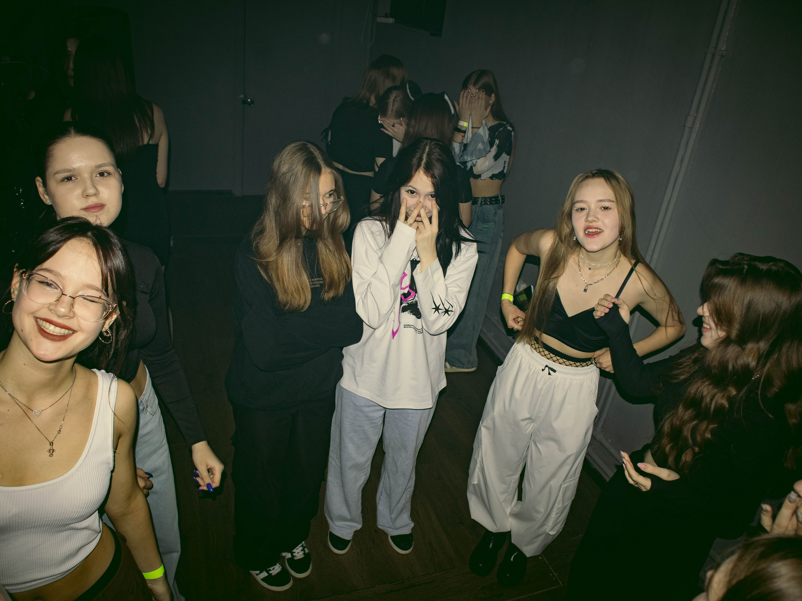 MOSHPIT. Фотограф и видеограф в Бугульме Аня Трутнева