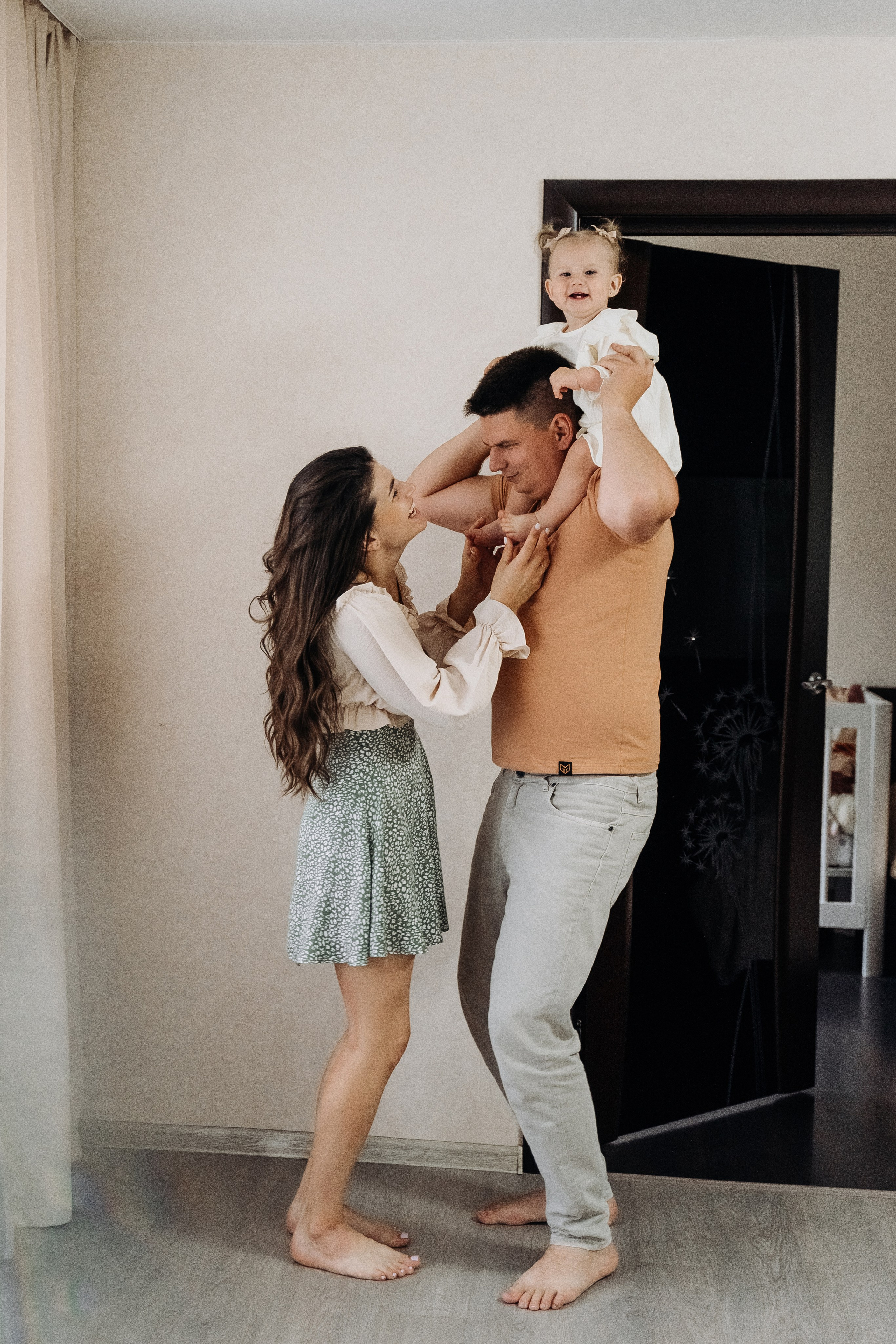 Мне годик. Моменты и истории о вас настоящих