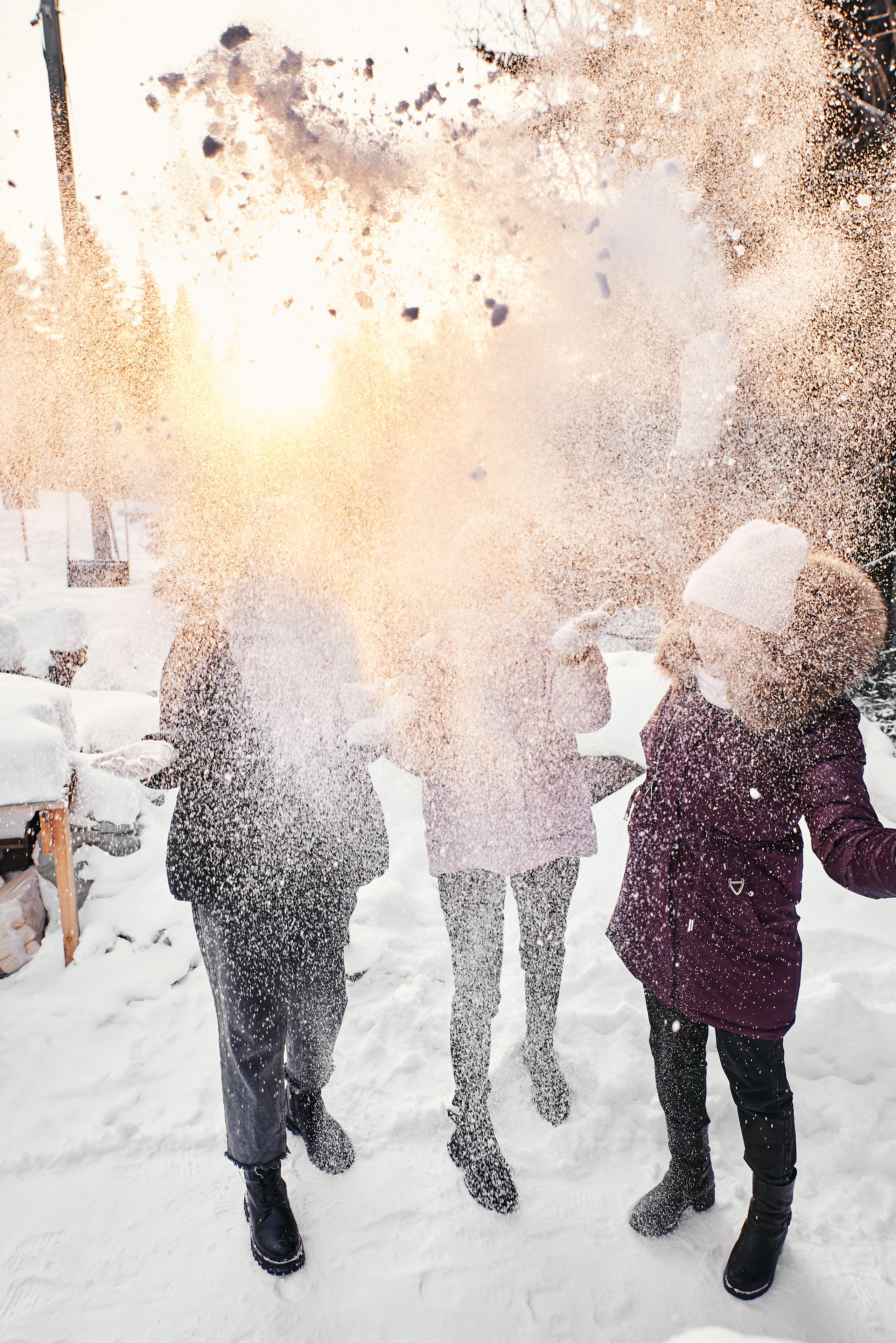 Новогодняя фотосессия подруг в лесу около Томска