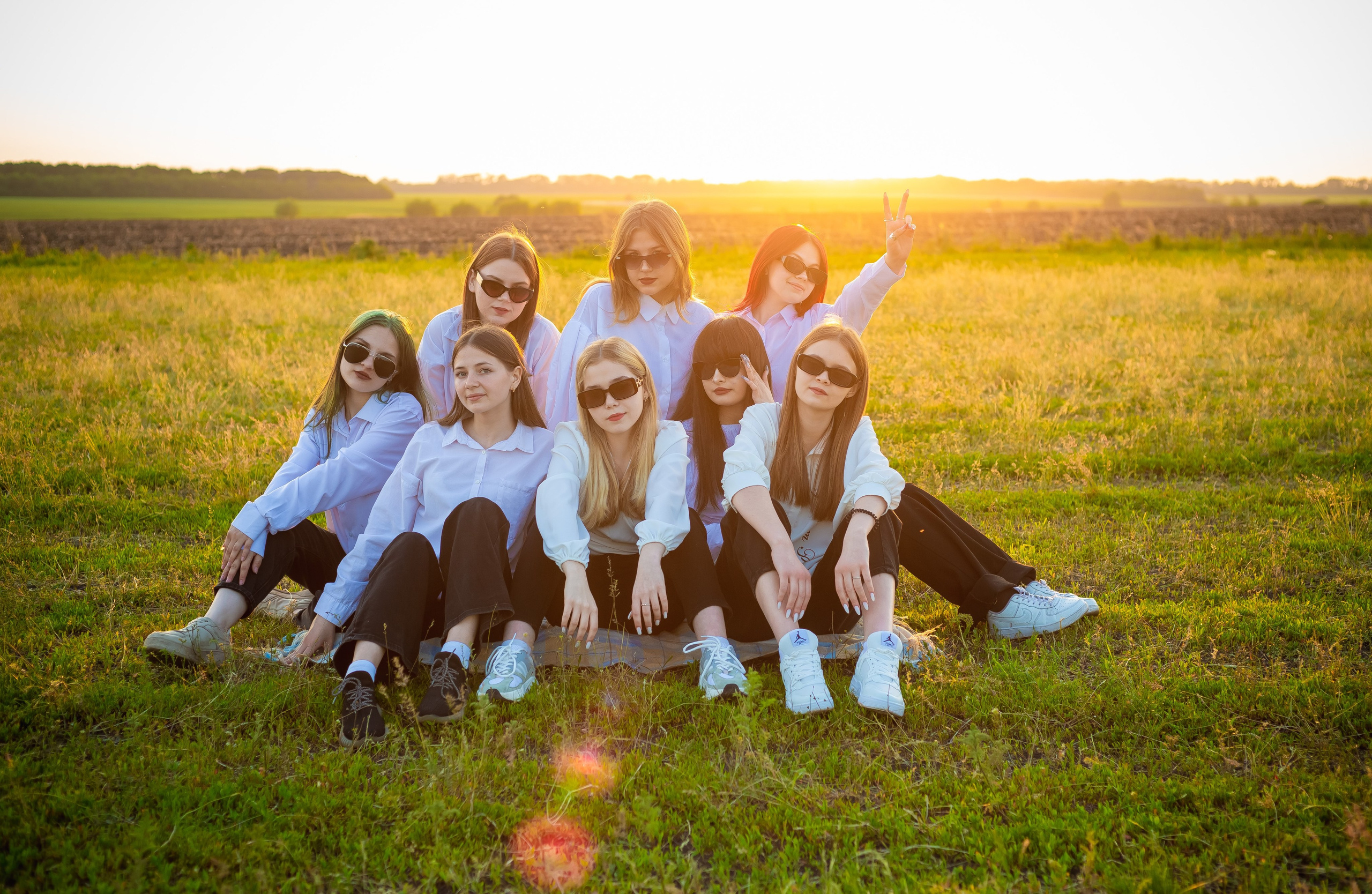 В.Хава — съемка в школе, в поле на закате. Выпускные альбомы Воронеж от Веры Соколовой