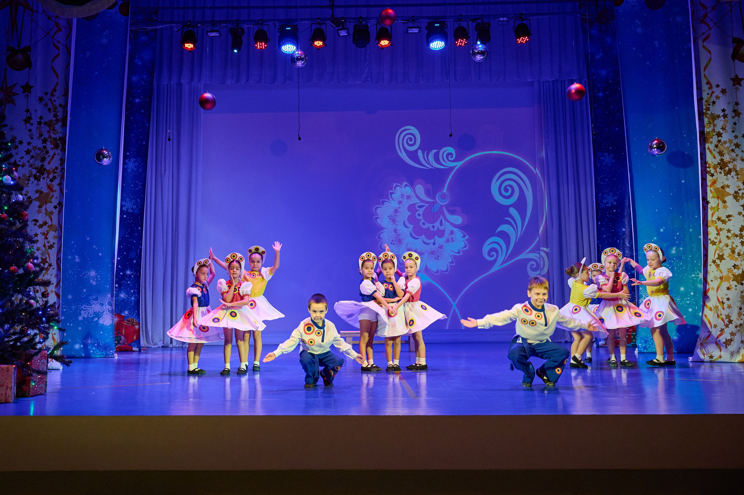 НГ концерт в Марьиной роще. Жизнь курорта Кабардинка в фотографиях