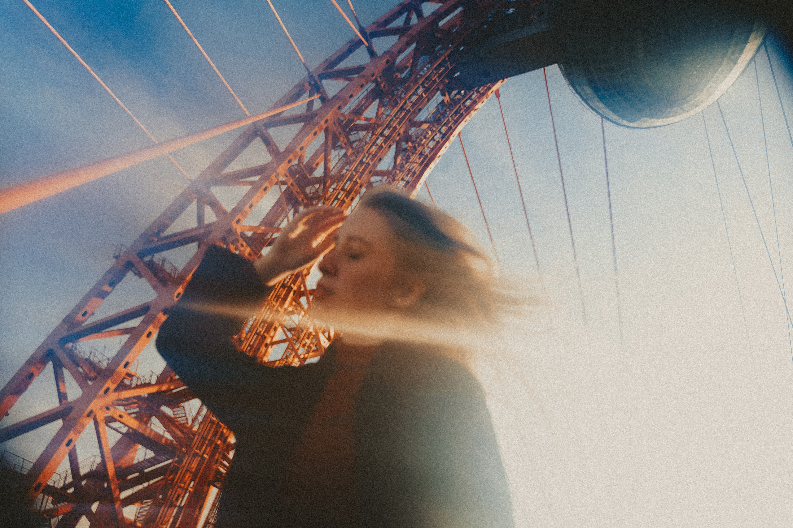 Марина. Живописный мост